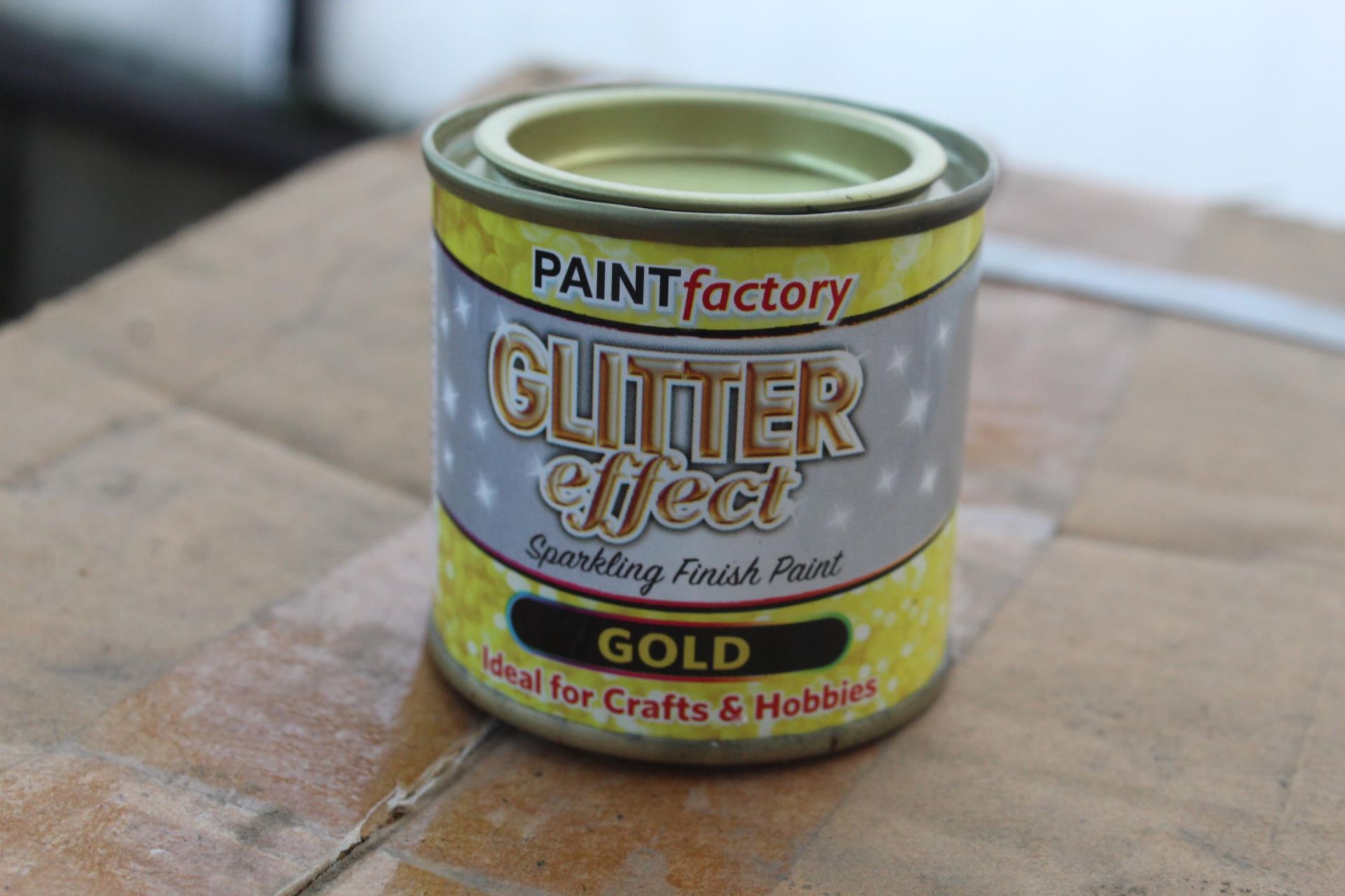 96 NEW GOLD GLITTER EFFECT PAINT NO VAT - Image 2 of 2