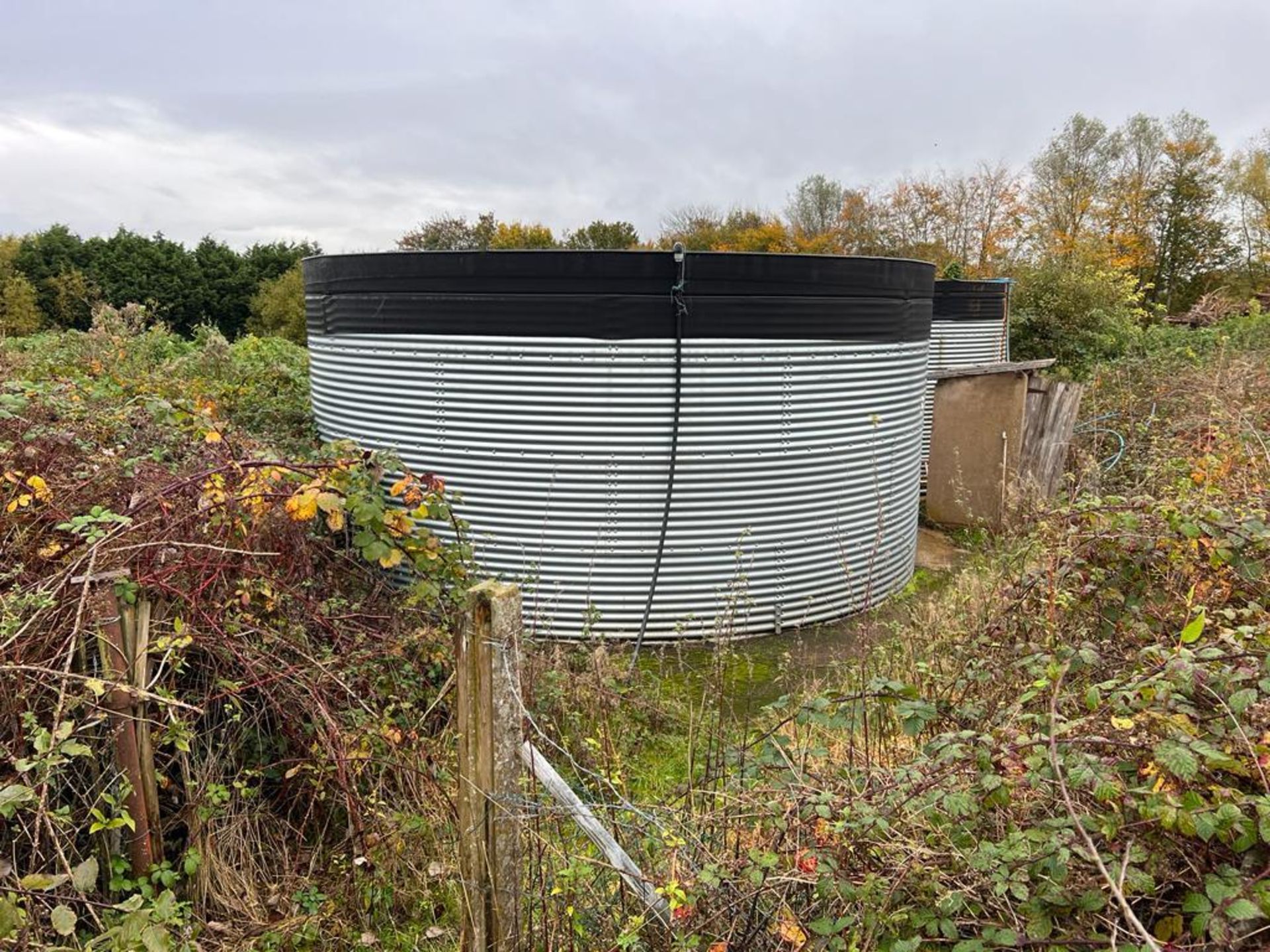 A 19000 LITRE WATER SILO + VAT TO BE COLLECTED FROM NEWBURGH NEAR WIGAN FOR FURTHER DETAILS NIGEL - Image 2 of 2