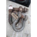 2 LARGE SHACKLES (WORKING) NO VAT