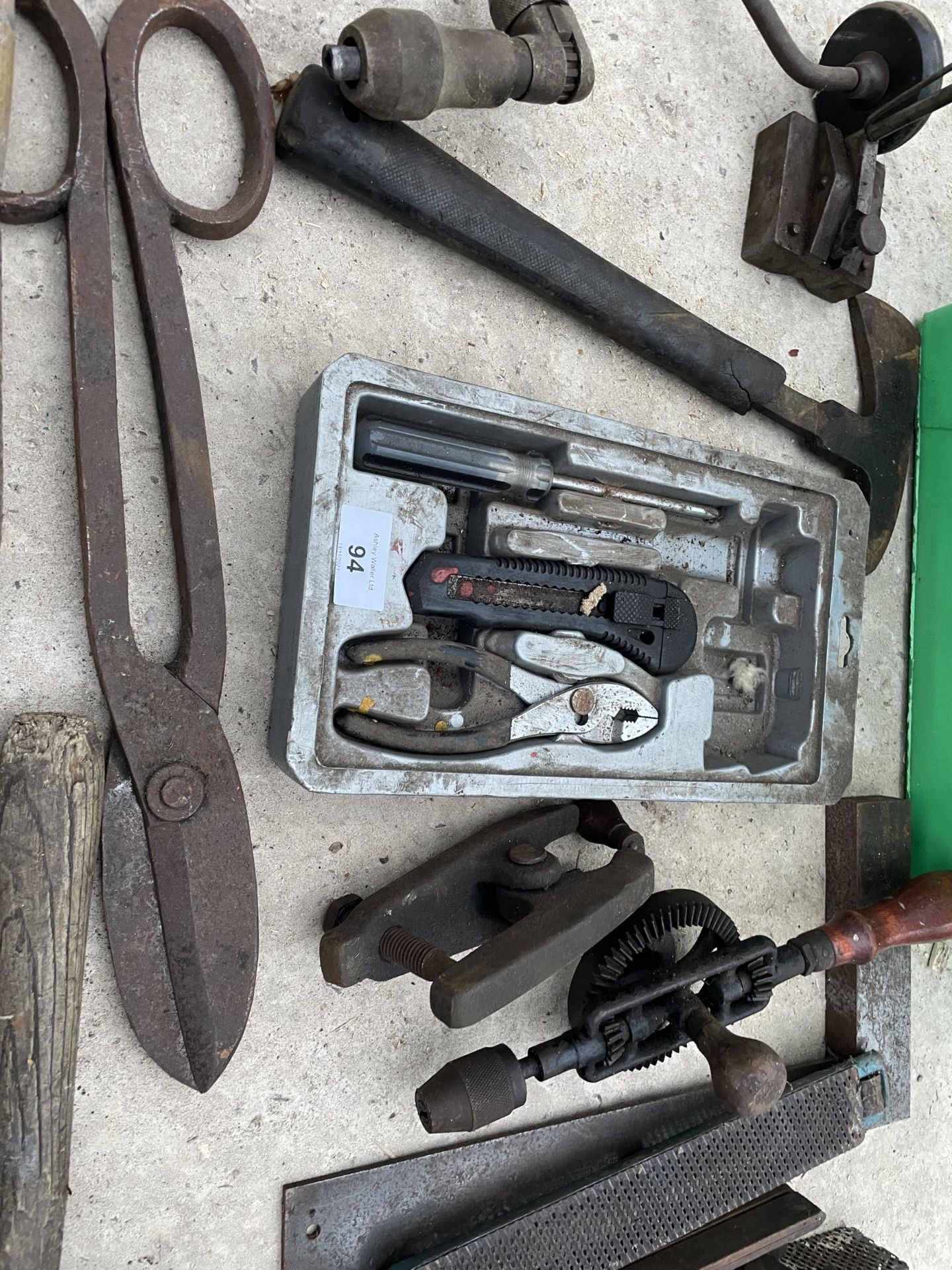 AN ASSORTMENT OF TOOLS TO INCLUDE PLIERS, RASPS AND AN AXE ETC NO VAT - Image 2 of 3