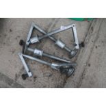 4 ADJUSTABLE LEGS NO VAT