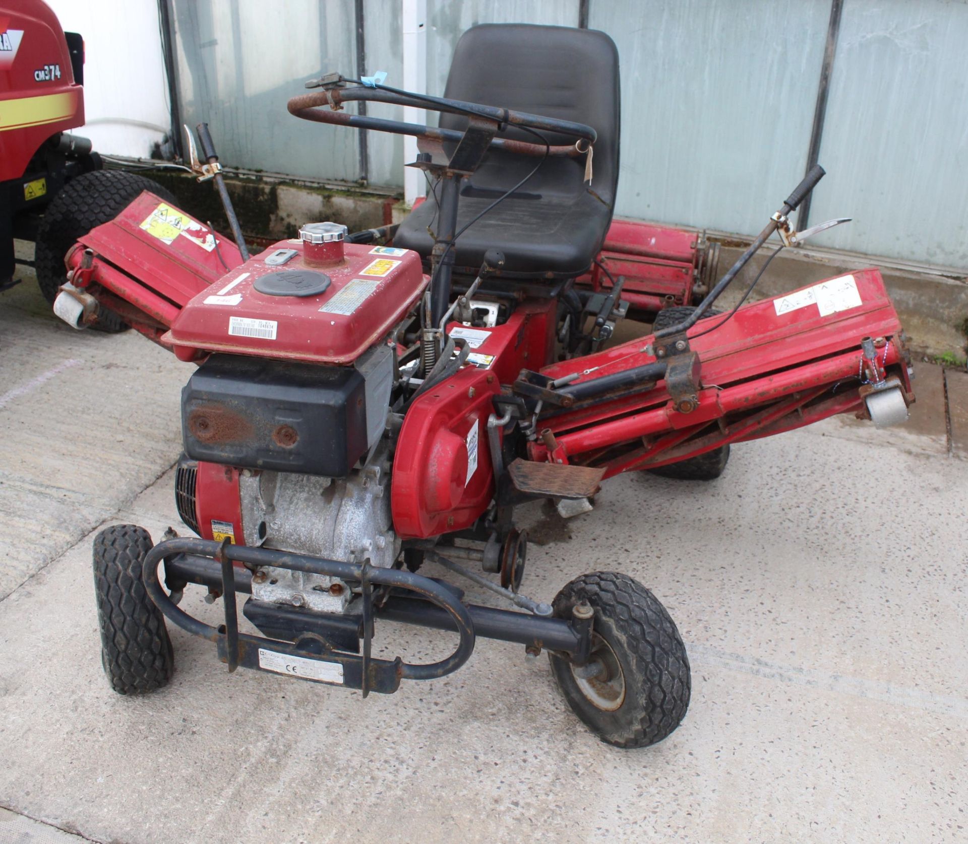 A BARONES LM1800 RIDE ON GANG MOWER WITH SUBARU ENGINE + VAT