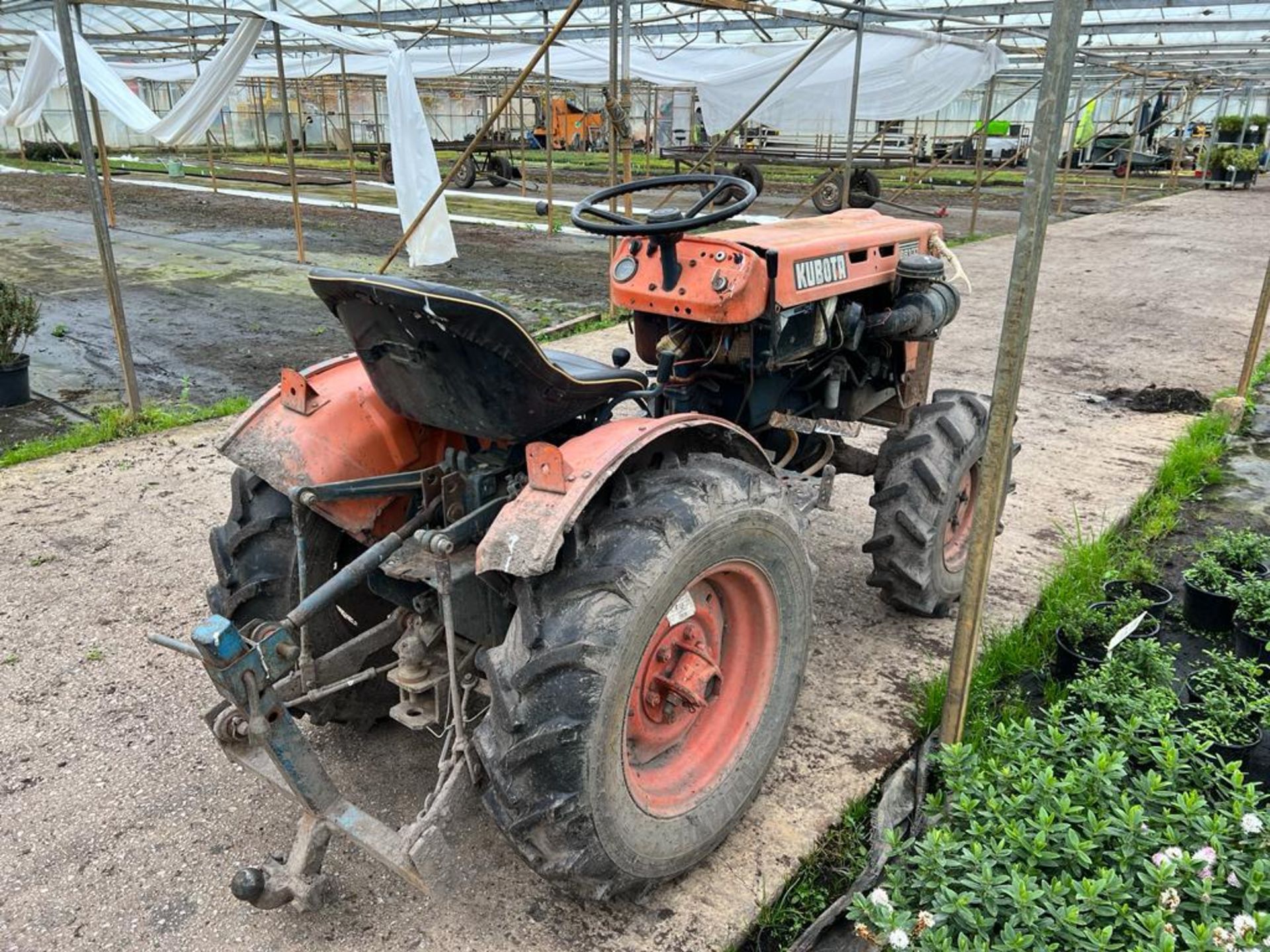 KUBOTA B6100 MINI TRACTOR + VAT TO BE COLLECTED FROM NEWBURGH NEAR WIGAN FURTHER DETAILS NIGEL - Image 3 of 4