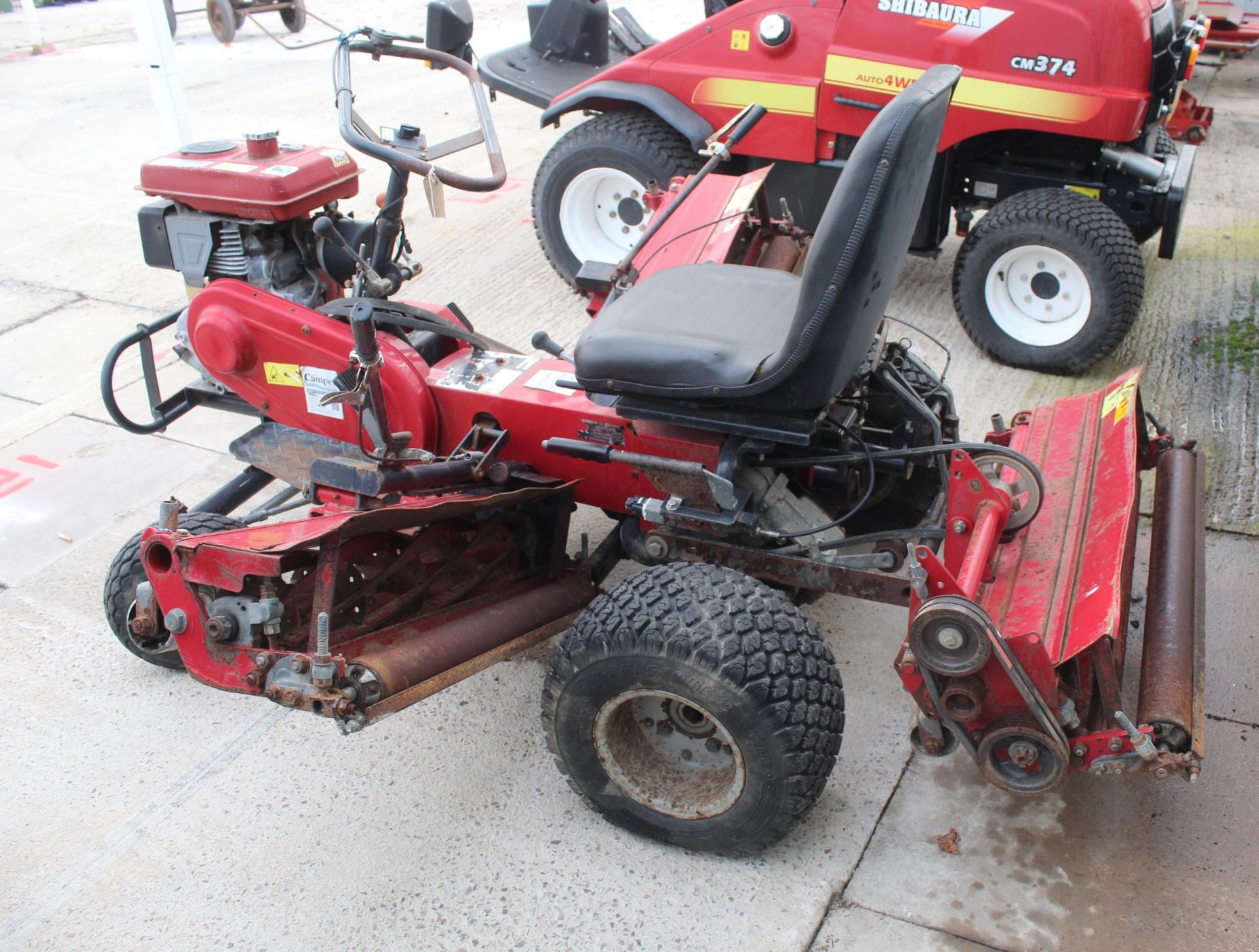 A BARONES LM1800 RIDE ON GANG MOWER WITH SUBARU ENGINE + VAT - Image 2 of 3