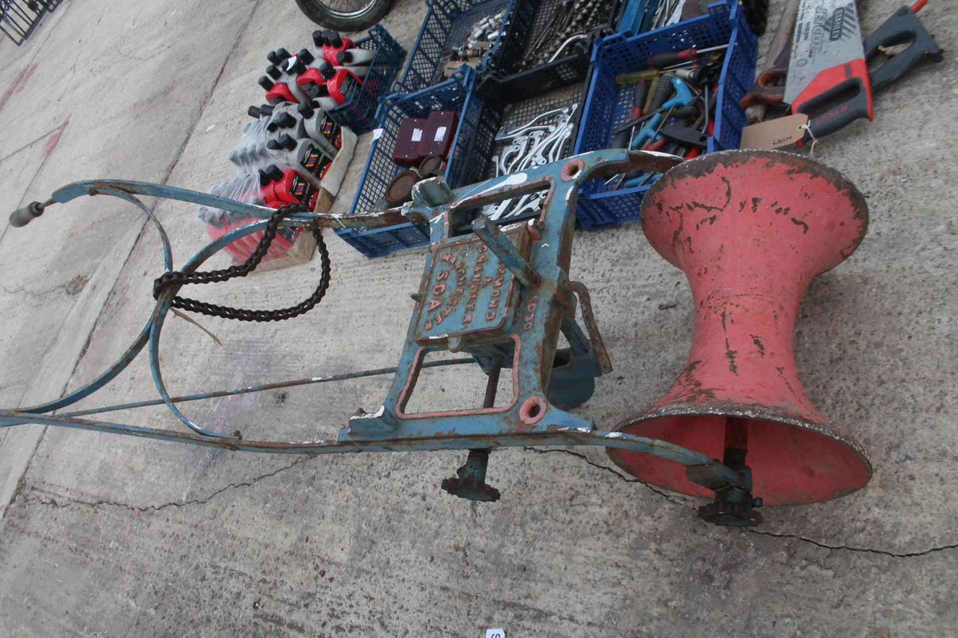 HORSE DRAWN SEED DRILL NO VAT - Image 3 of 4