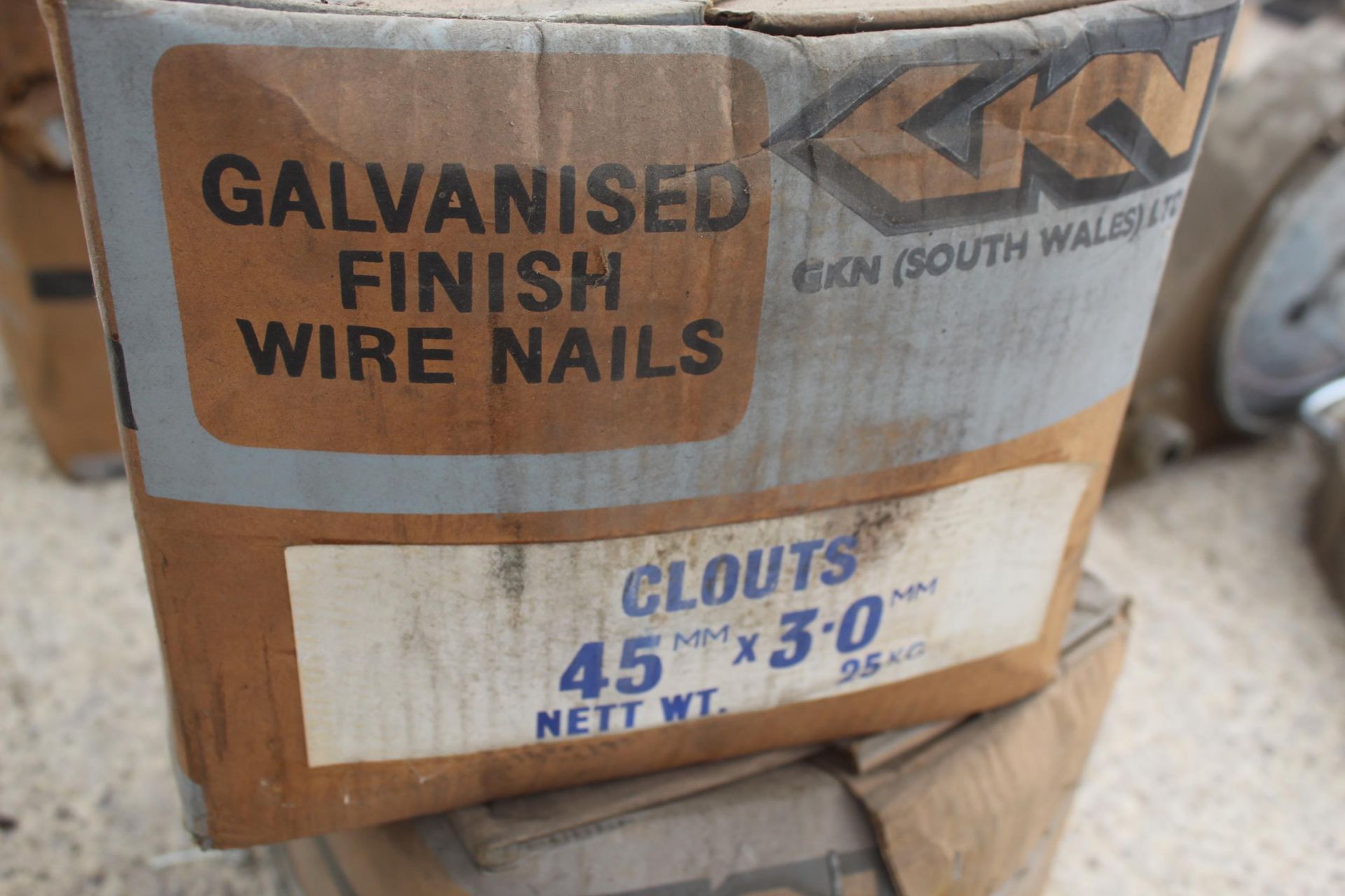 2 BOXES OF GALVANIZED EIRE CLOUT NAILS NO VAT - Image 2 of 2