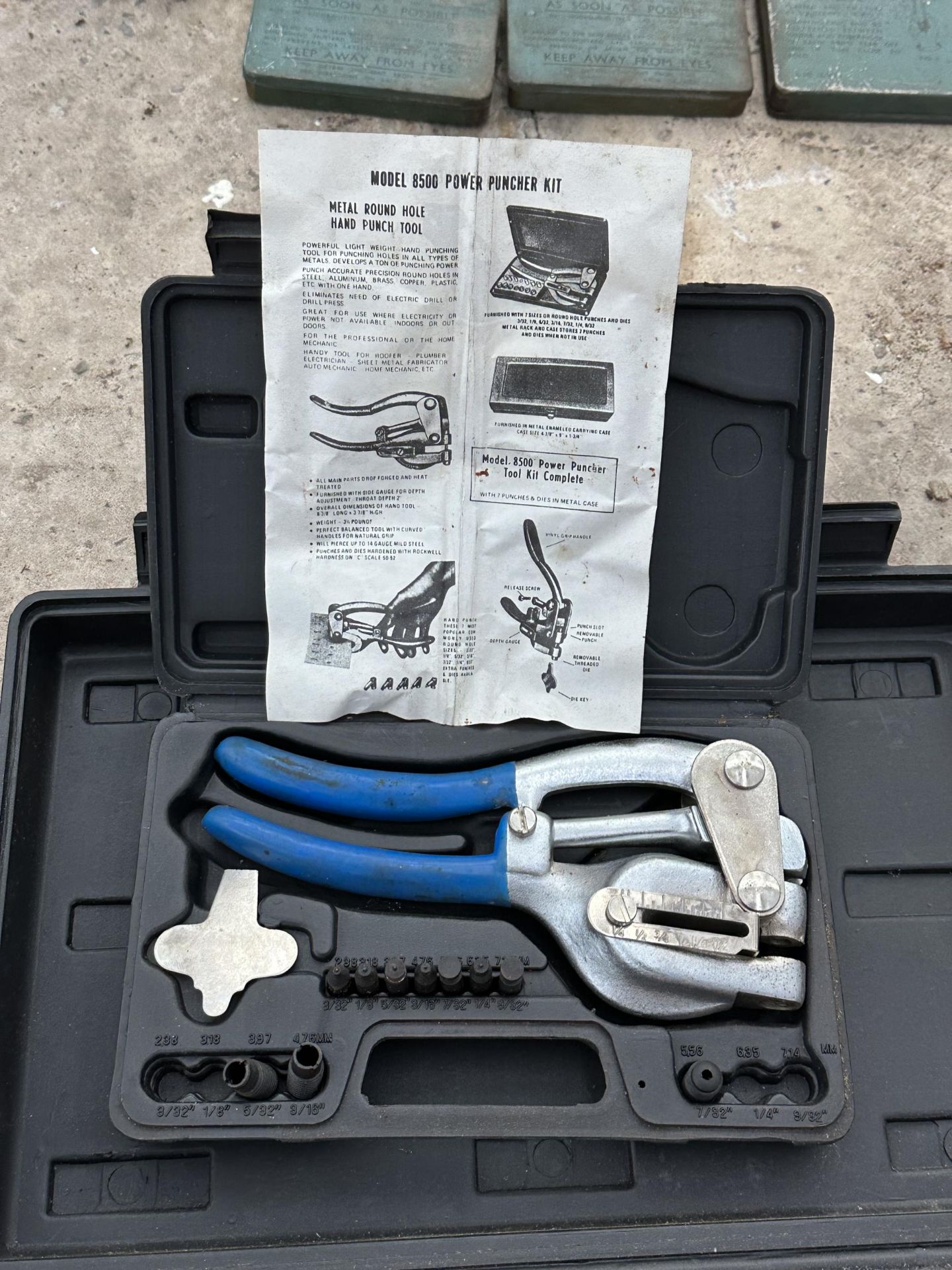 A COMPRESSOR WRENCH SET AND A POWER PUNCHER KIT NO VAT - Image 3 of 3