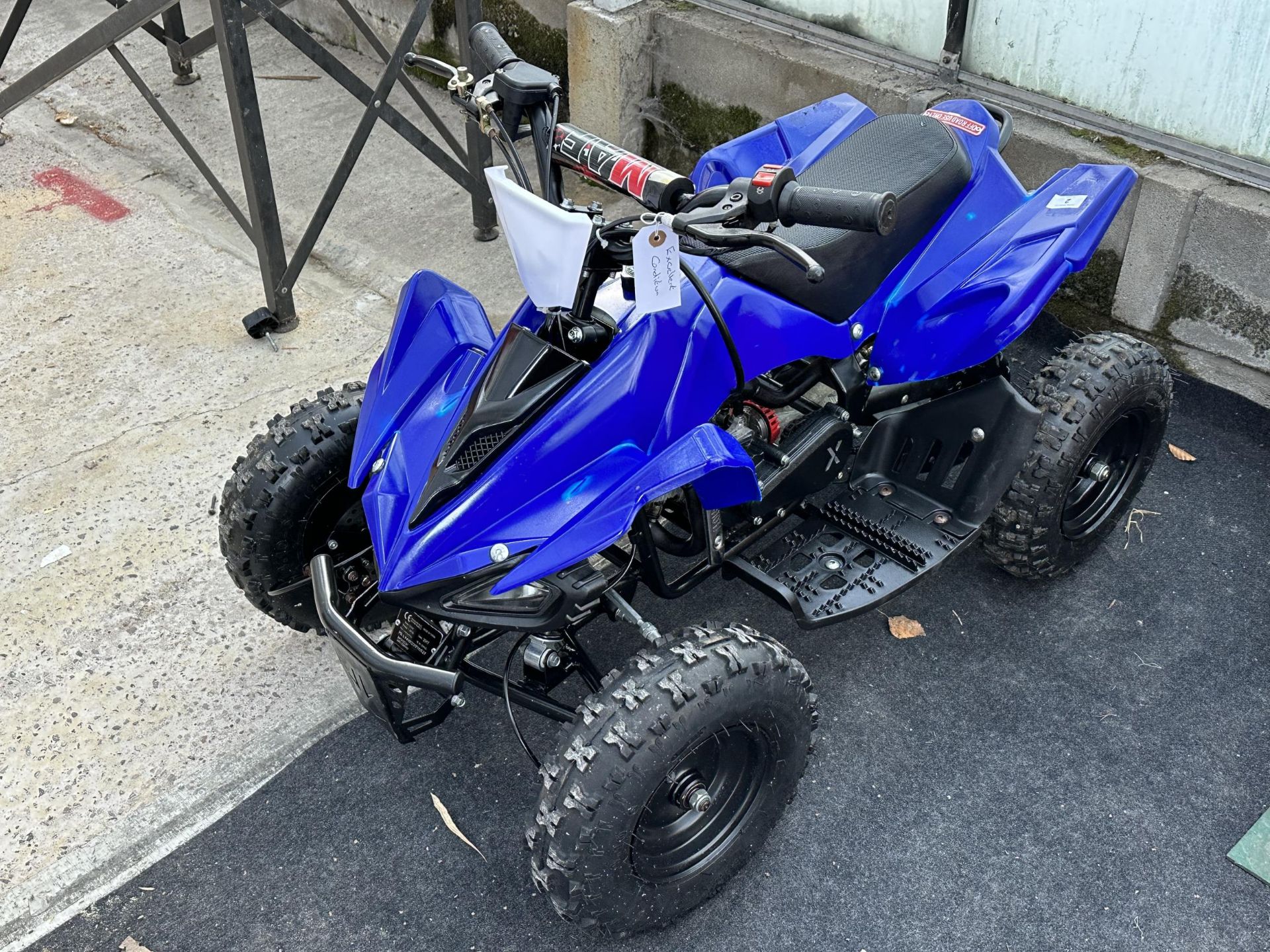 A 2017 AMF CHILDS QUAD BIKE IN GOOD CONDITION AND COMPLETE WITH KEY IN OFFICE NO VAT