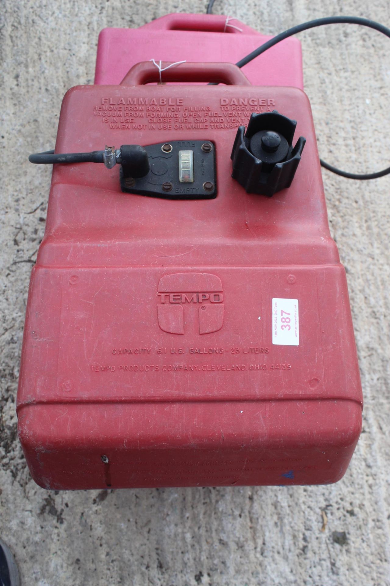 PETROL TANKS 23L AND 34L NO VAT - Image 3 of 3