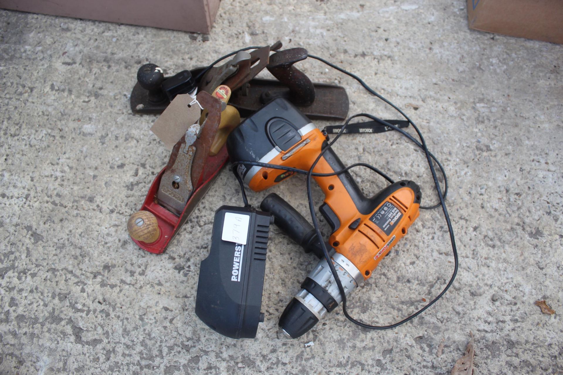 2 HAND PLANES AND BATTERY DRILL WITH CHARGER NO VAT - Image 2 of 2