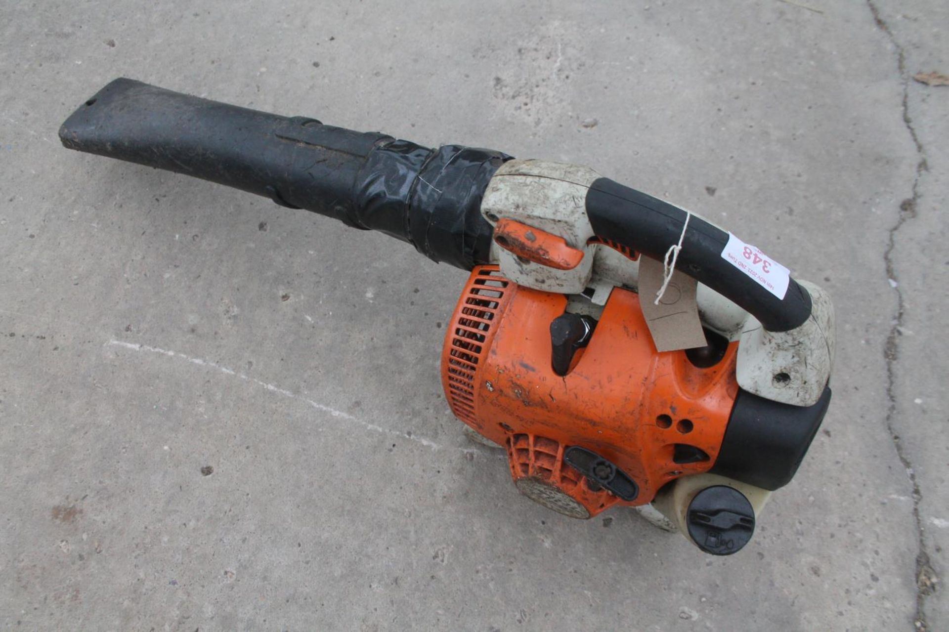 STHIL HAND HELD LEAF BLOWER NO VAT FROM A RETIREMENT DISPERSAL - Image 2 of 2