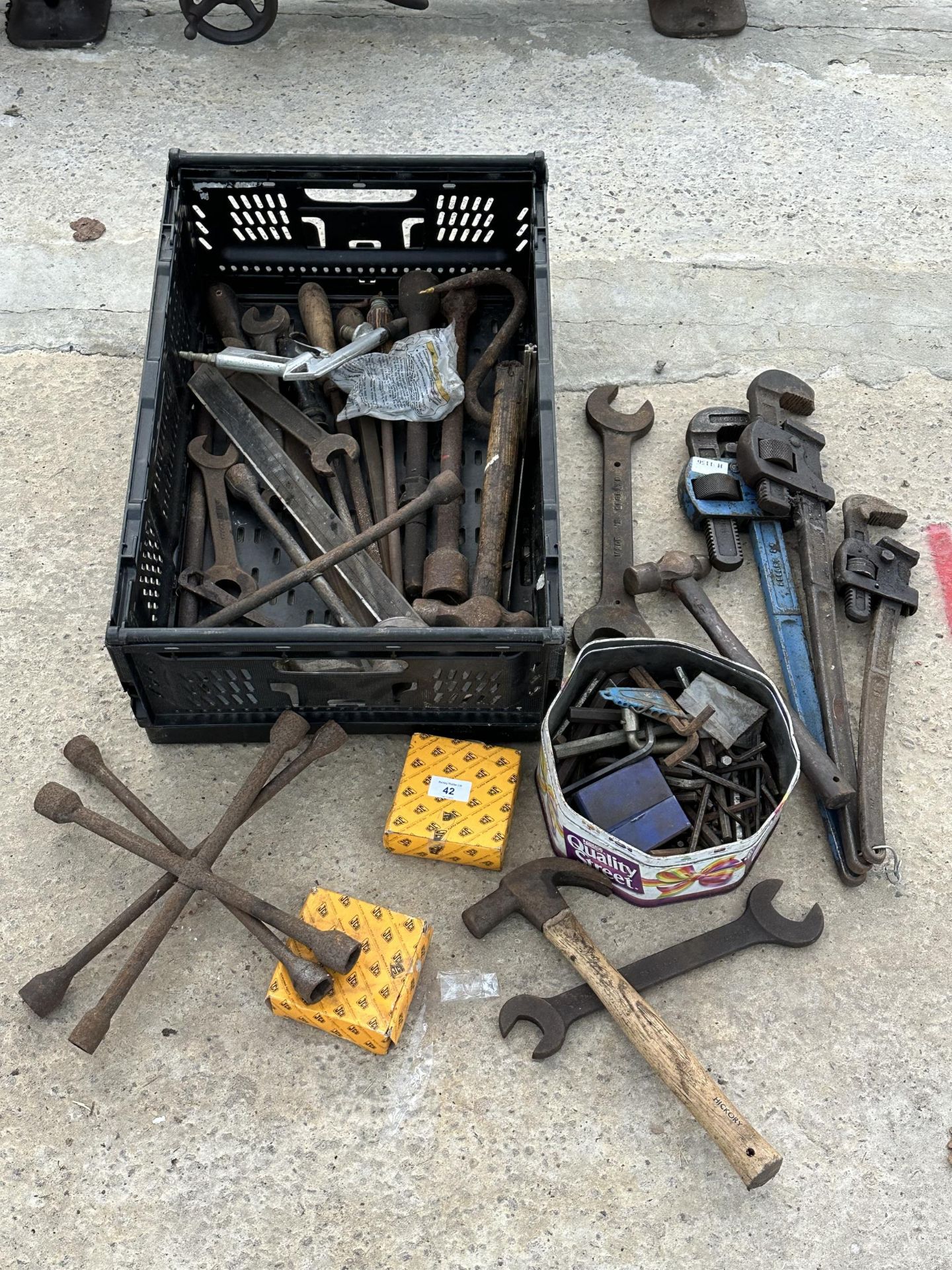 AN ASSORTMENT OF VINTAGE HAND TOOLS TO INCLUDE SPANNERS, HAMMERS AND STILSENS ETC NO VAT
