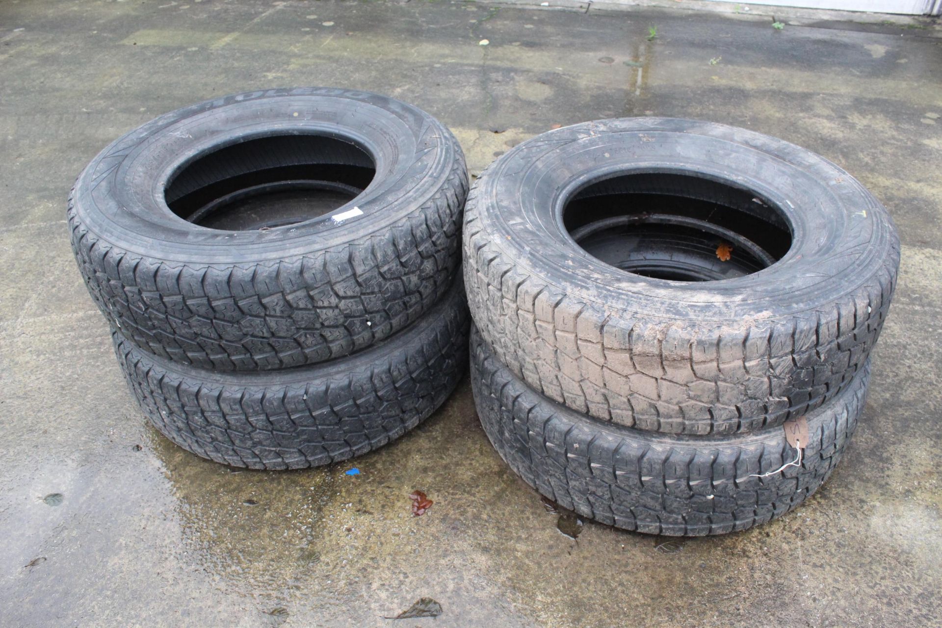 4 LAND ROVER TYRES NO VAT - Image 2 of 4