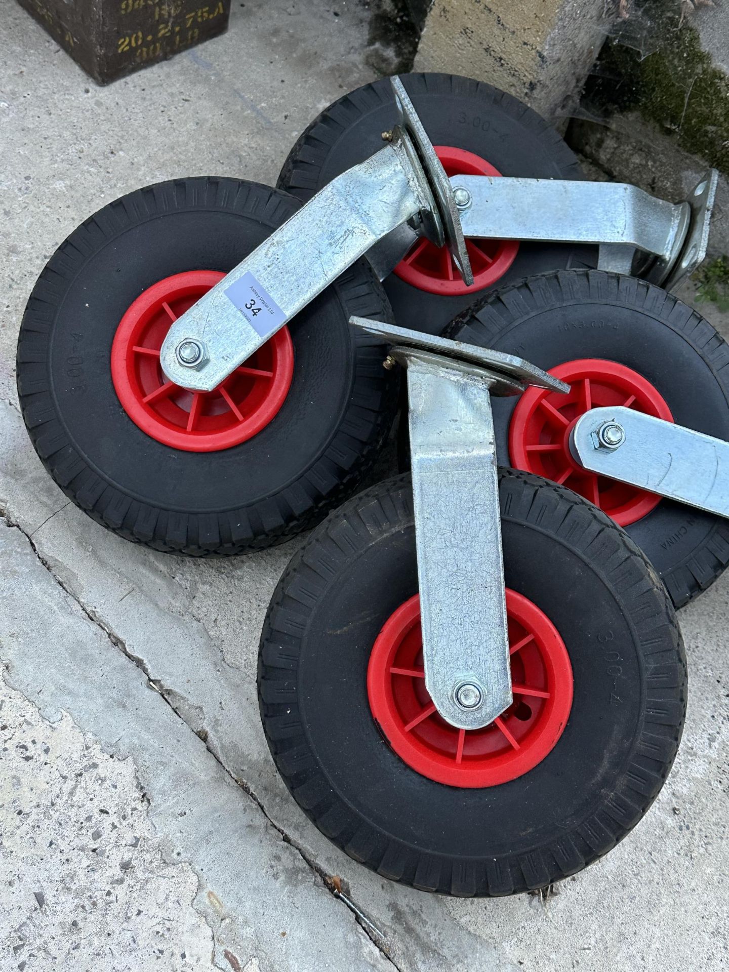 FOUR LARGE RUBBER TROLLEY WHEELS NO VAT - Bild 3 aus 3