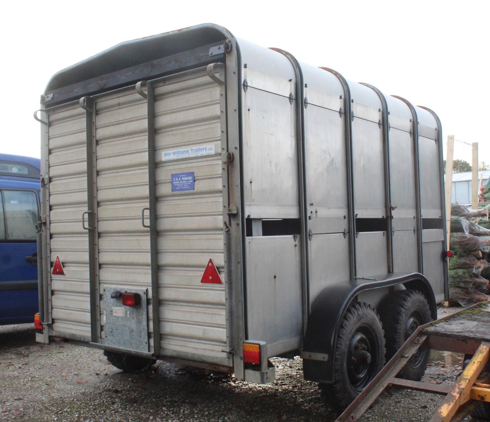 IFOR WILLIAMS TWIN AXLE STOCK TRAILER IN GOOD CONDITION NO VAT - Image 6 of 10