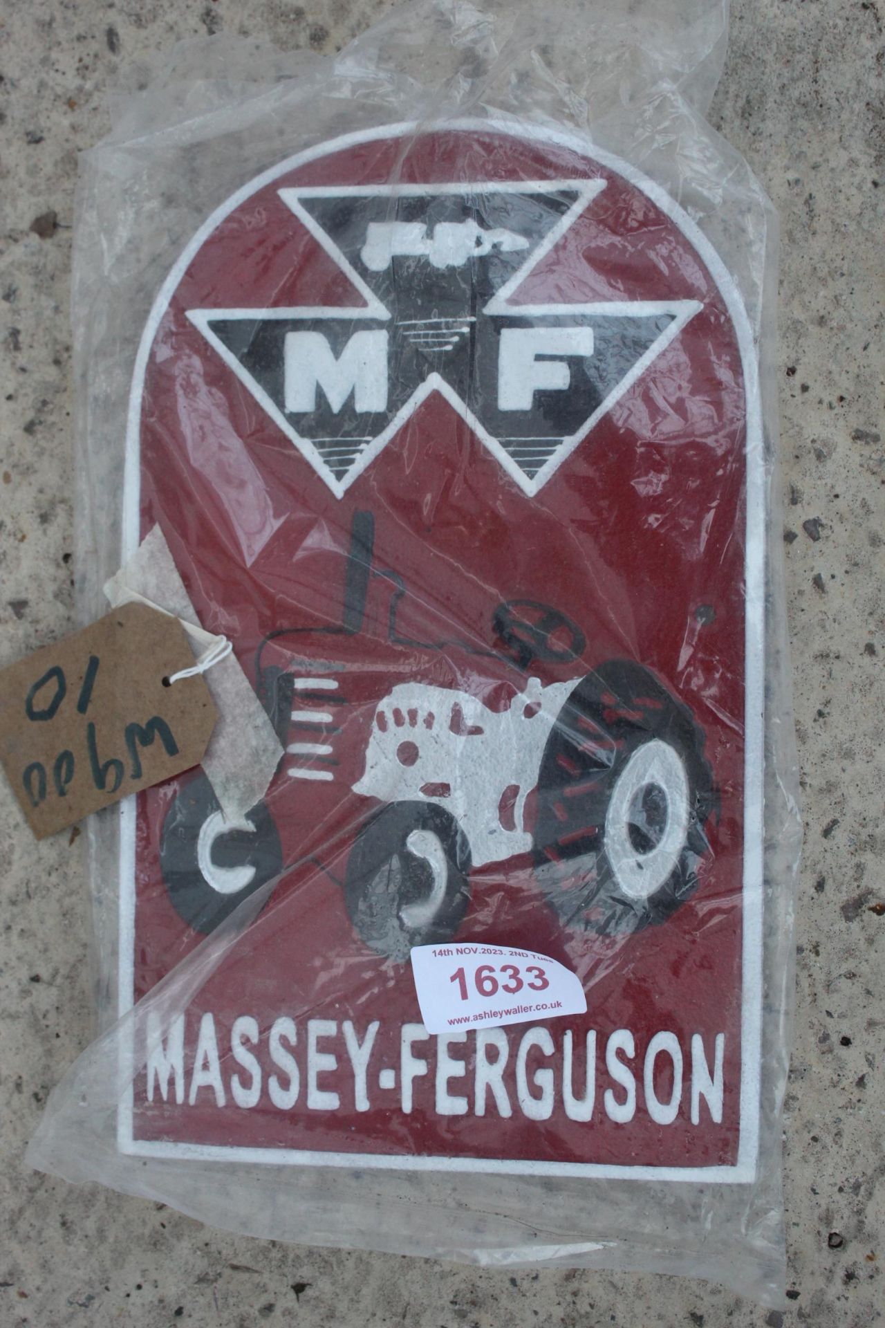CAST IRON MASSEY FERGUSON SIGN NO VAT