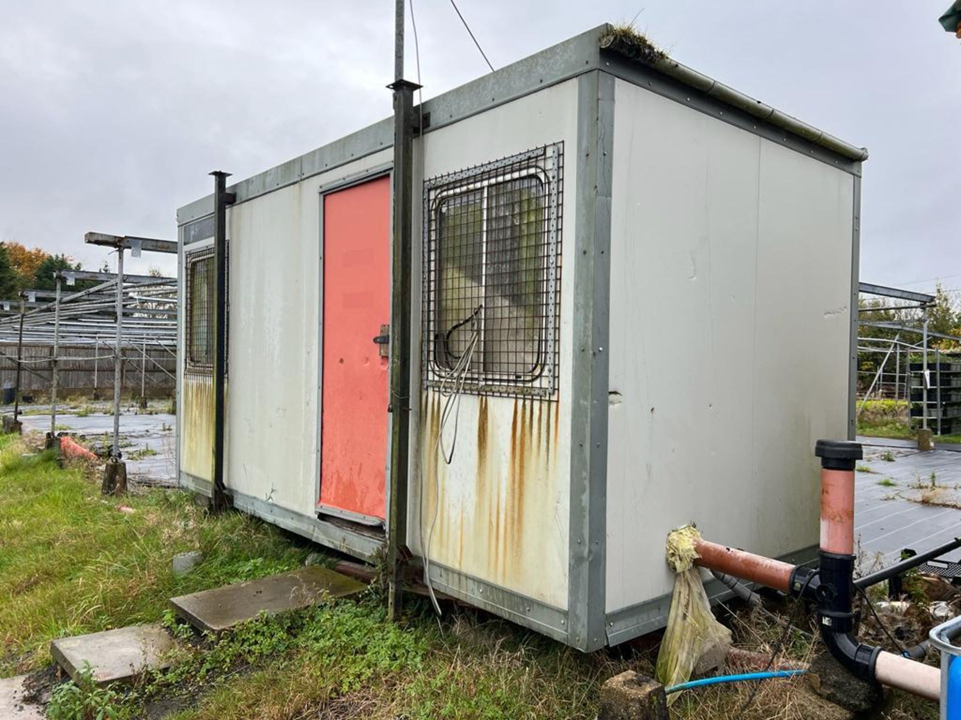 A SITE CABIN APPROX 16' X 8' + VAT TO BE COLLECTED FROM NEWBURGH NEAR WIGAN FURTHER DETAILS NIGEL - Image 3 of 6