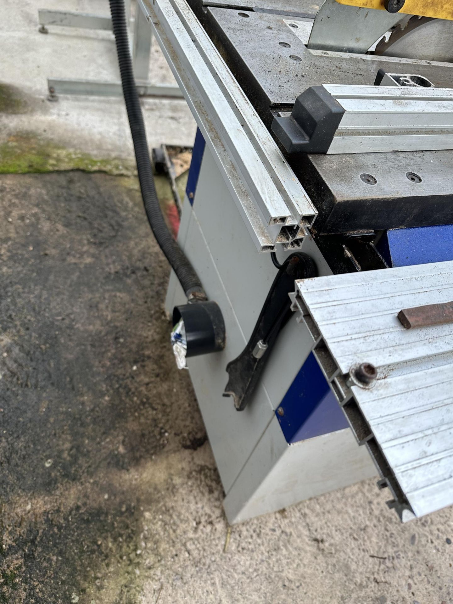 A CHARNWOOD TABLE SAW WITH REMOVABLE TROLLEY BASE - NO VAT - Image 5 of 5