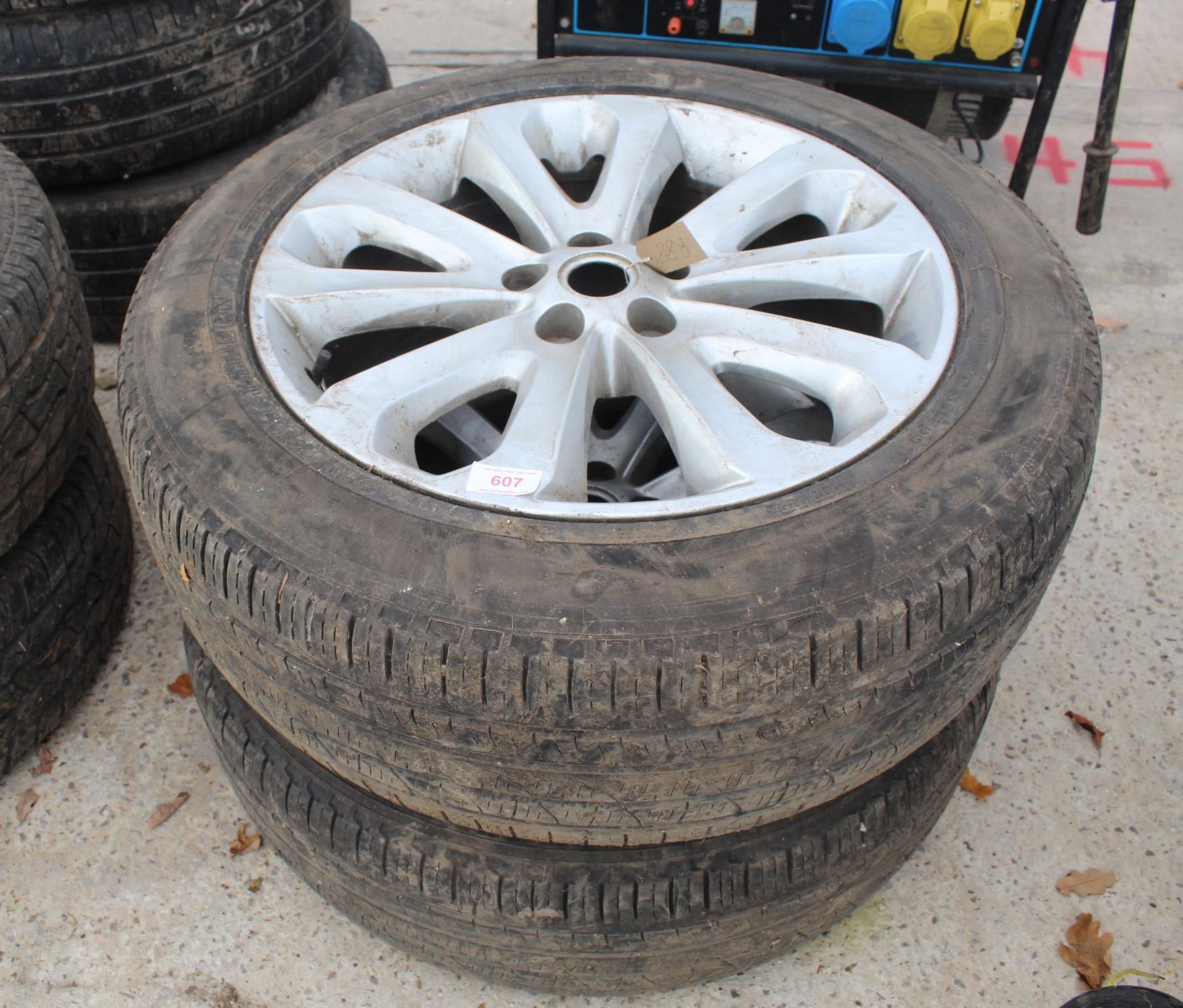 2 ALLOY WHEEL AND TYRES DISCOVERY 4 255/55/2 NO VAT