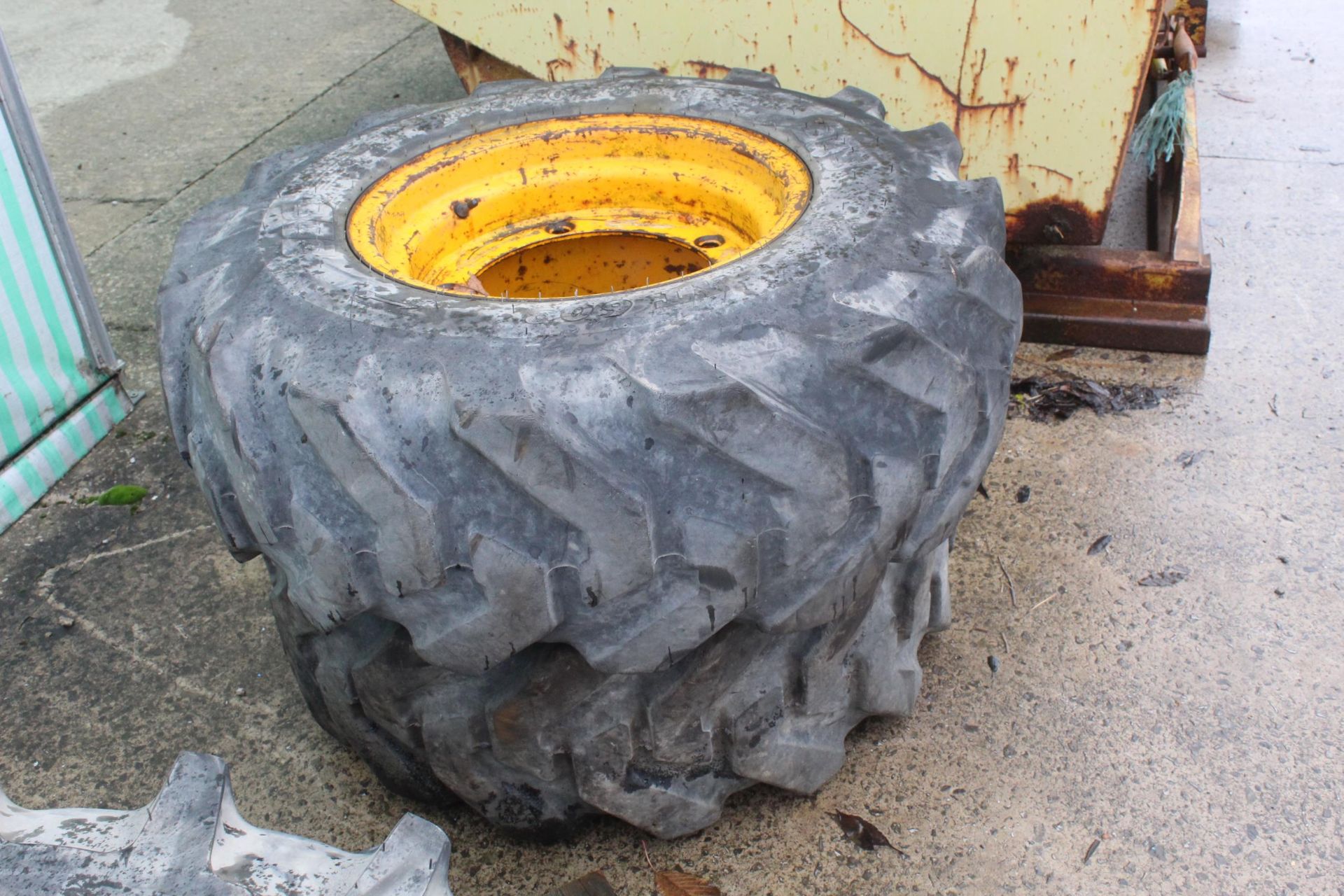 2 JCB WHEELS & TYERS AT603 12.5/80-18 NO VAT - Image 3 of 4