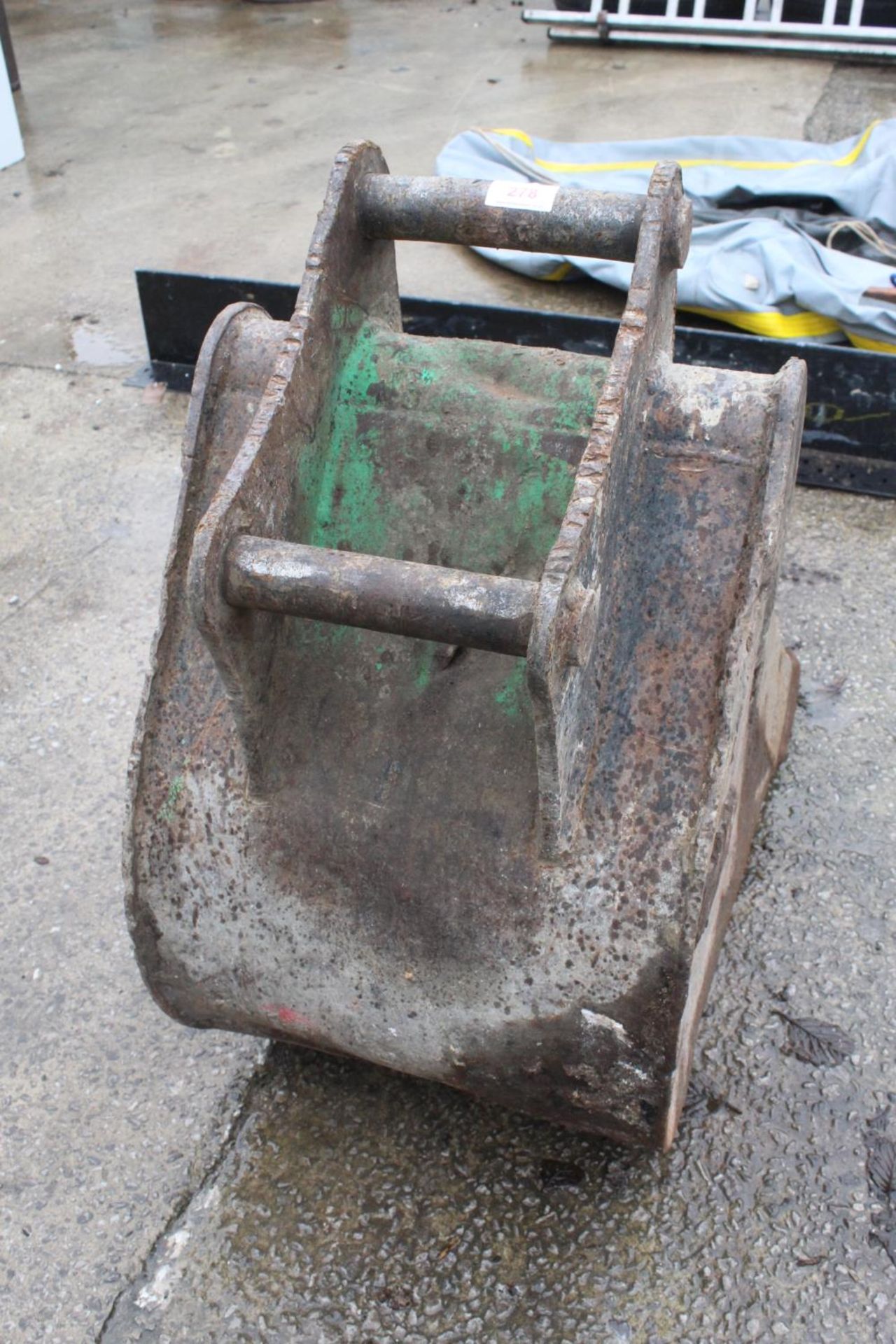 DIGGER BUCKET +VAT - Image 6 of 6