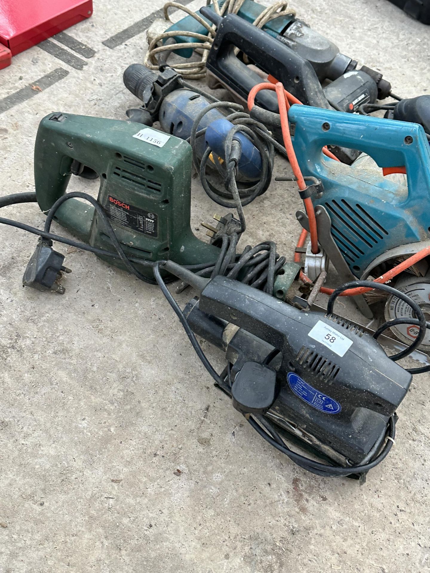 AN ASSORTMENT OF POWER TOOLS TO INCLUDE SANDERS AND DRILLS ETC NO VAT - Bild 4 aus 4