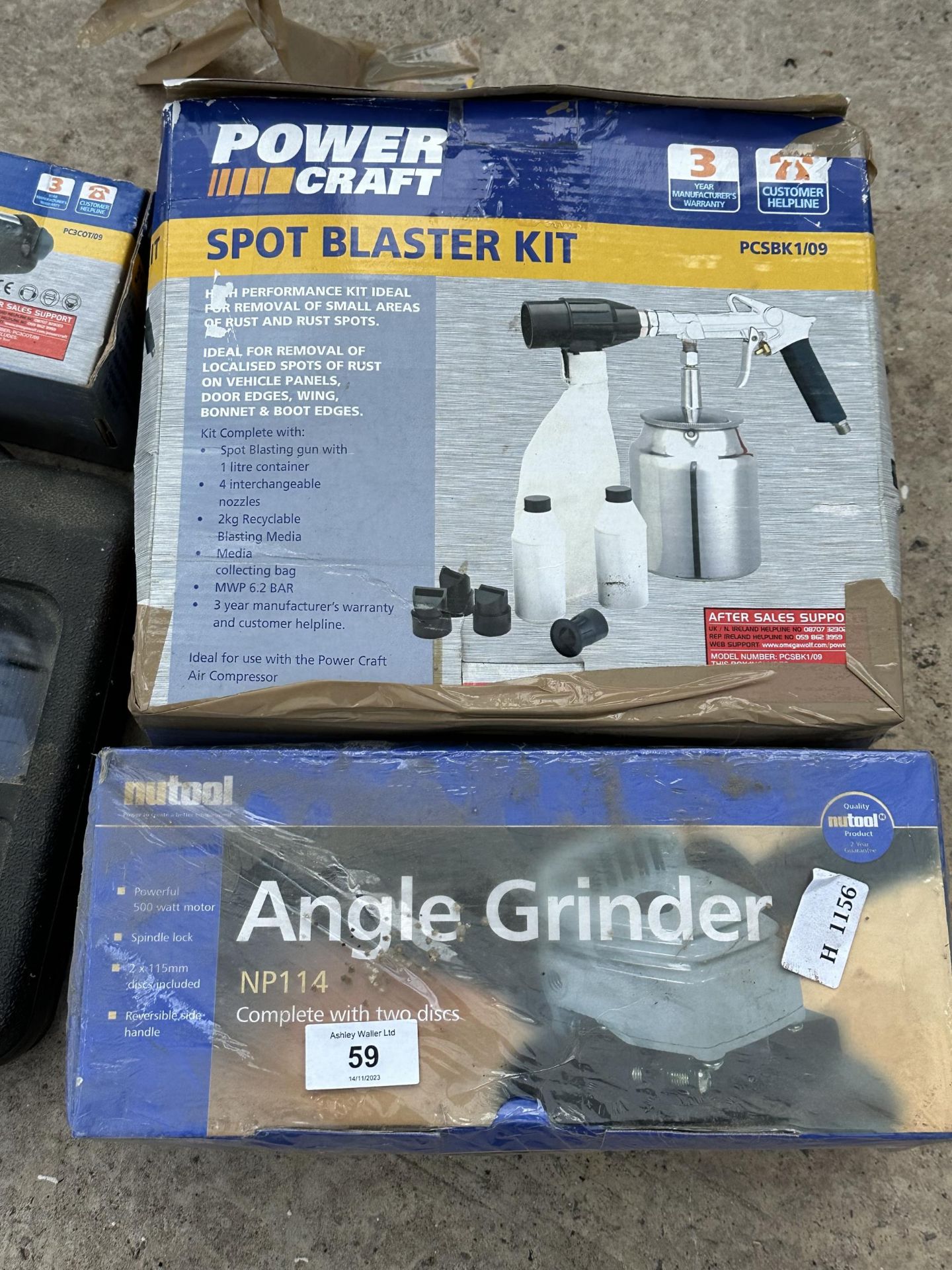 AN ASSORTMENT OF BOXED TOOLS TO INCLUDE A POWER CRAFT SPOT BLASTER KIT, AN ANGLE GRINDER AND A 3" - Bild 2 aus 3