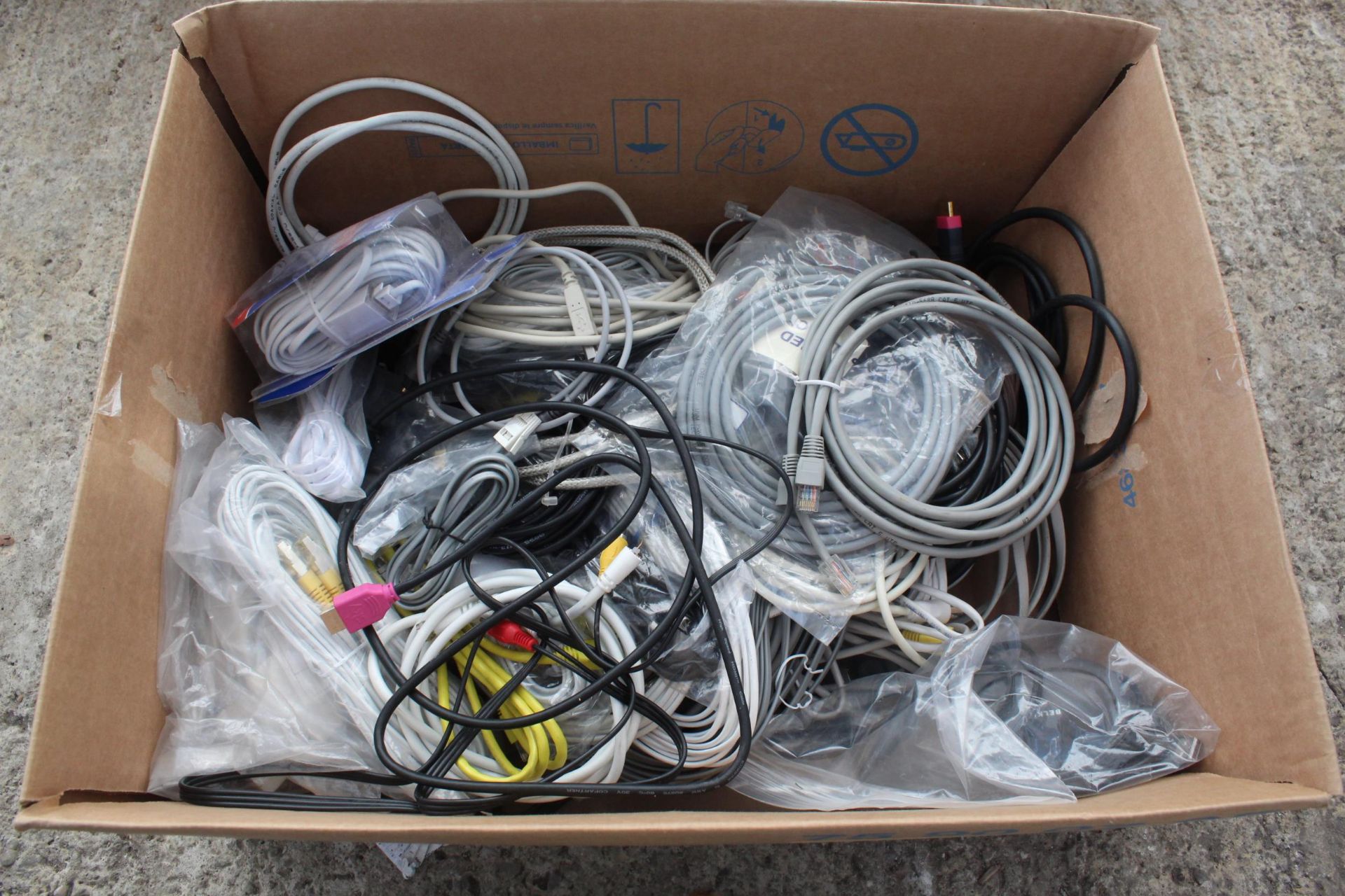 BOX OF COMPUTER CABLES AND 2 TOOLBOXES WITH TOOLS NO VAT - Image 3 of 3