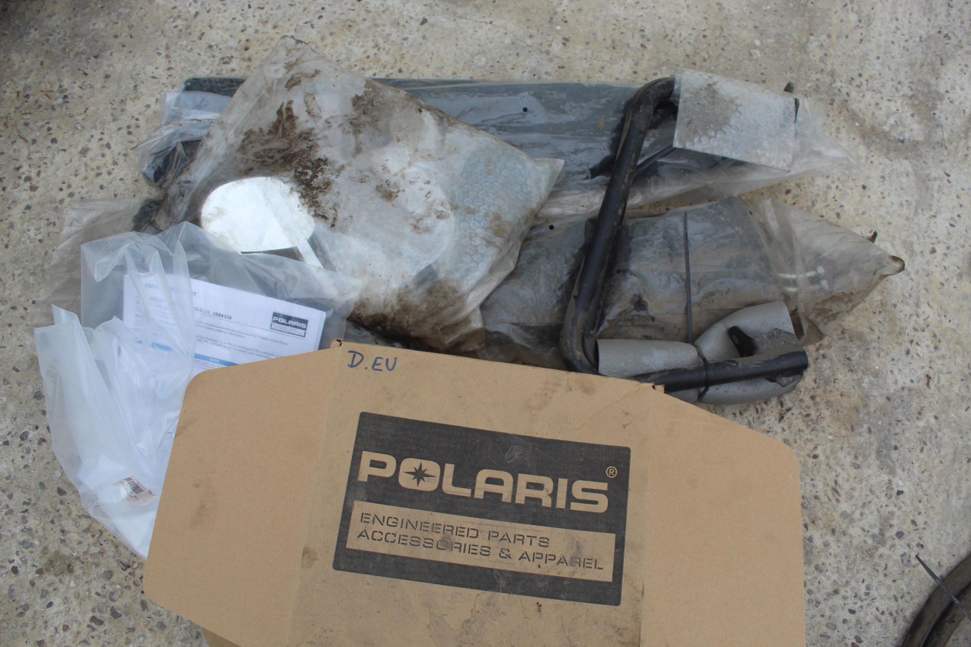 POLARIS DOORS, MIRRORS AND PARTS (4 ITEMS) + VAT - Bild 2 aus 3