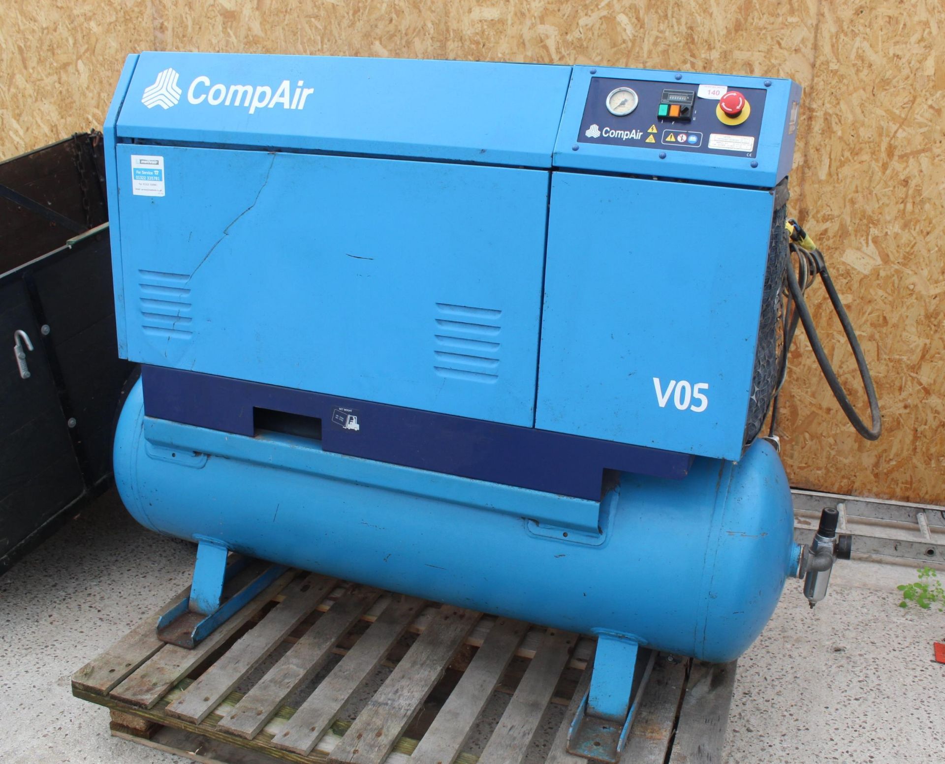 A COMPAIR VO5 COMPRESSOR 3 PHASE 350 LTR TANK (WORKING WHEN REMOVED) NO VAT