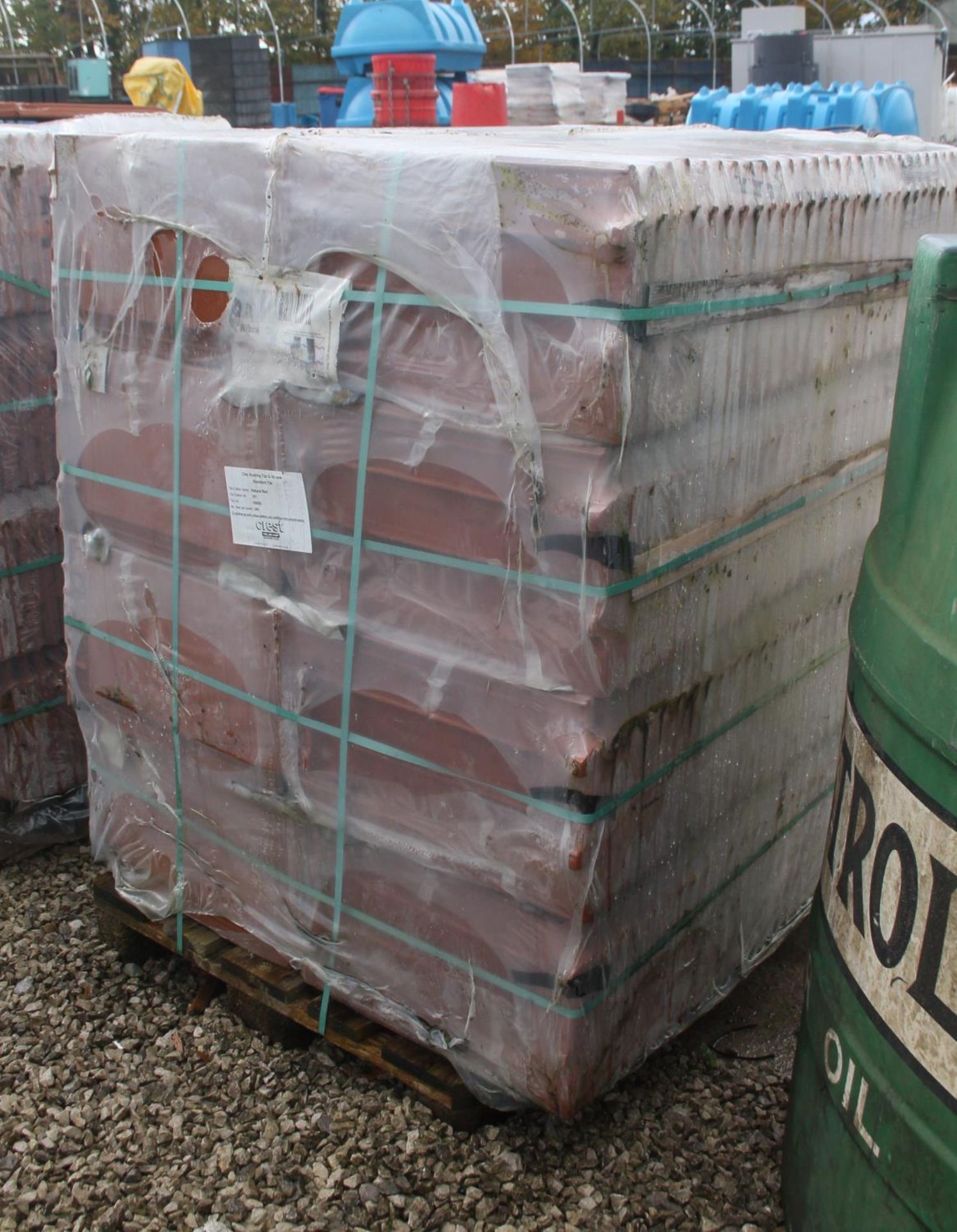 PALLET OF CREST CLAY ROOFING TILES G10 NATURAL RED CLAY APPROX. 230 TILES (10 PER SQUARE METRE.) - Image 2 of 2