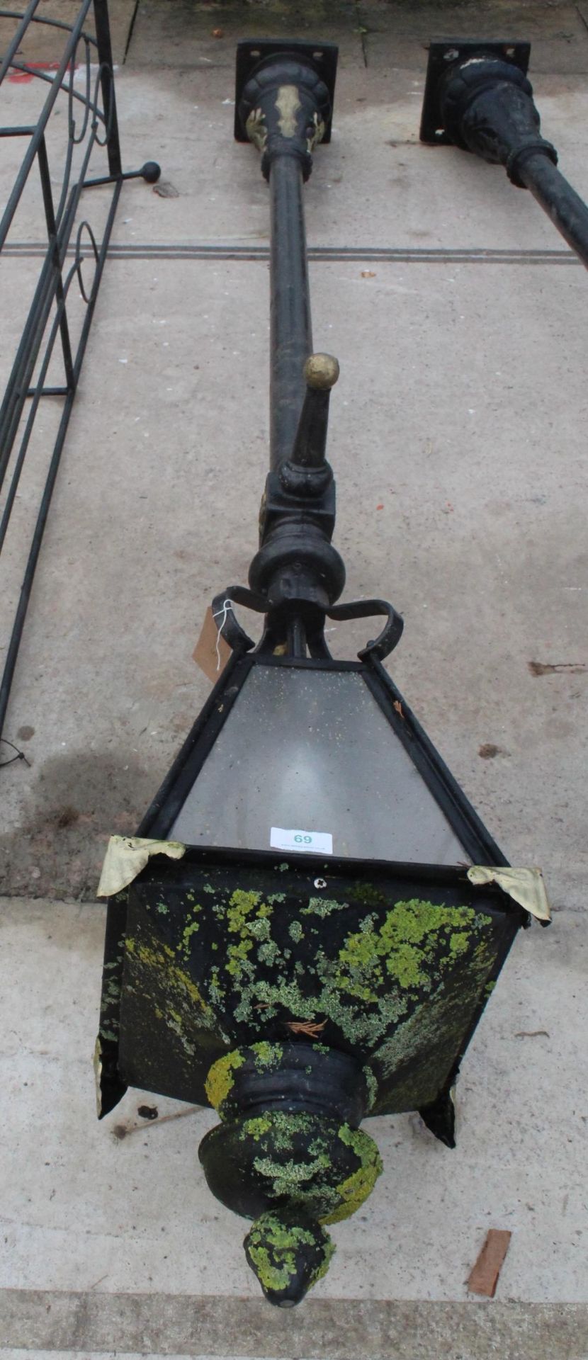 CAST LAMP POST NO VAT