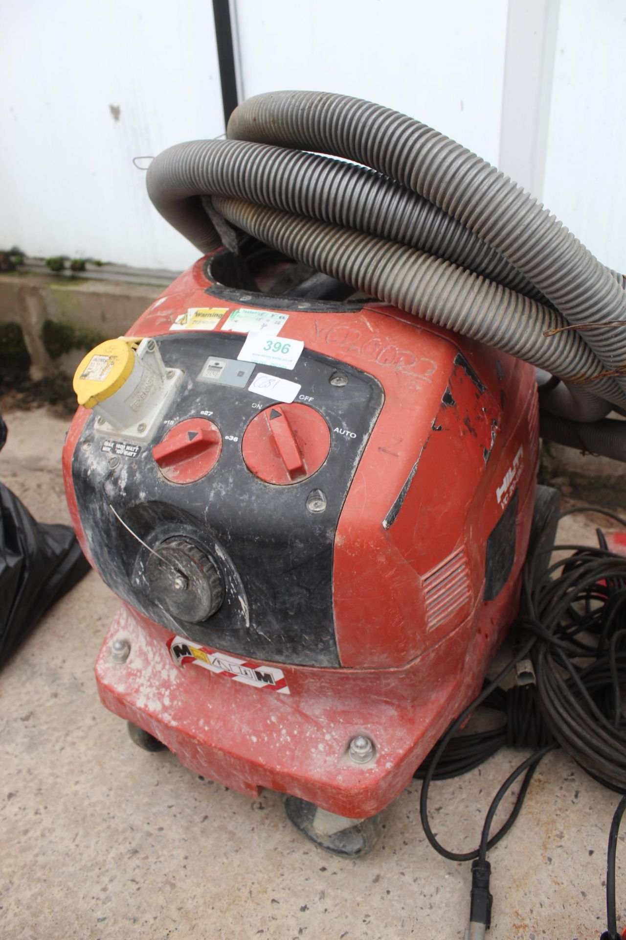 HILTI VAC NO VAT - Image 2 of 3