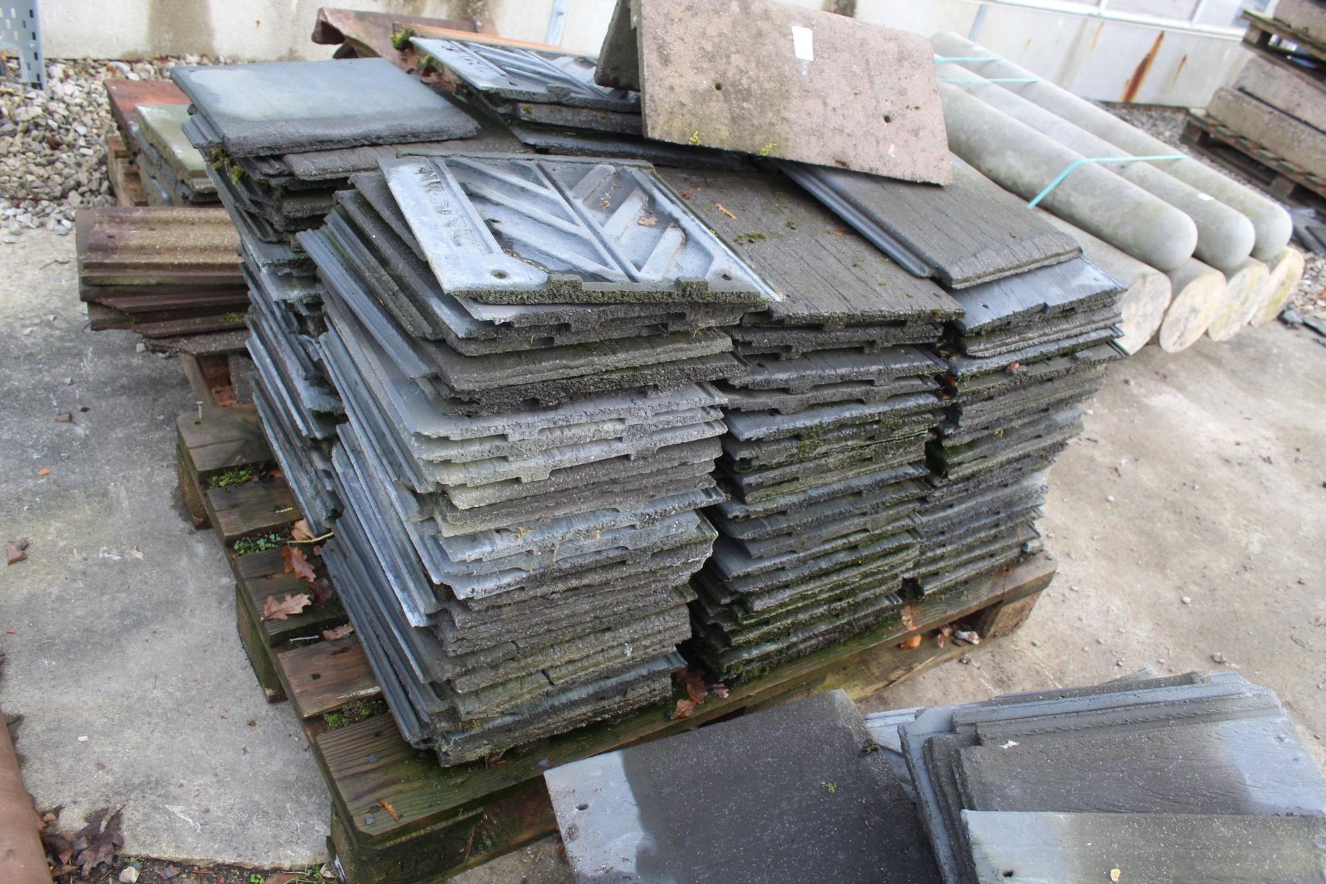 PALLET OF MIXED ROOF TILES + VAT - Image 3 of 4