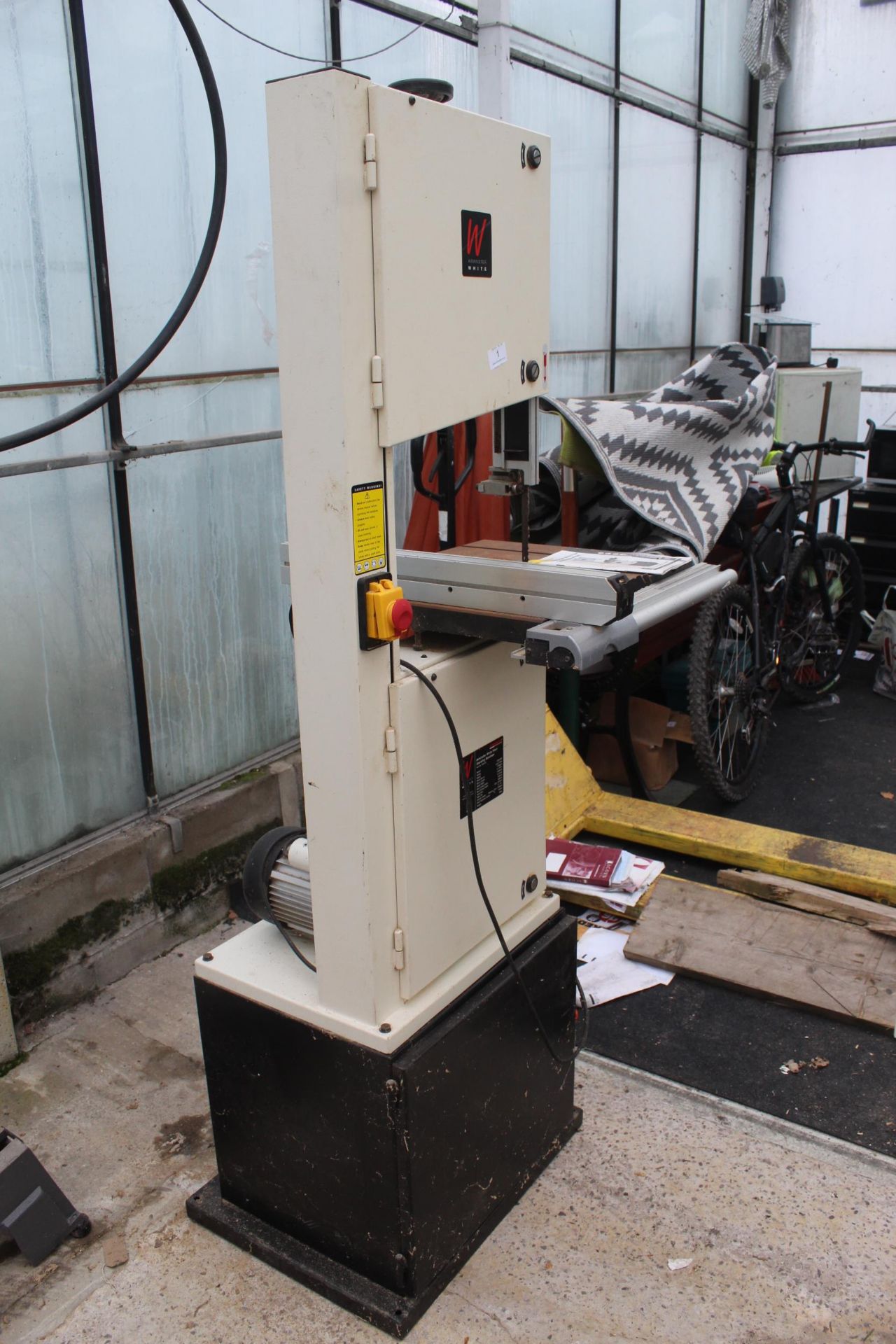 AXMINSTER WHITE FLOOR STANDING BAND SAW NO VAT - Image 2 of 6