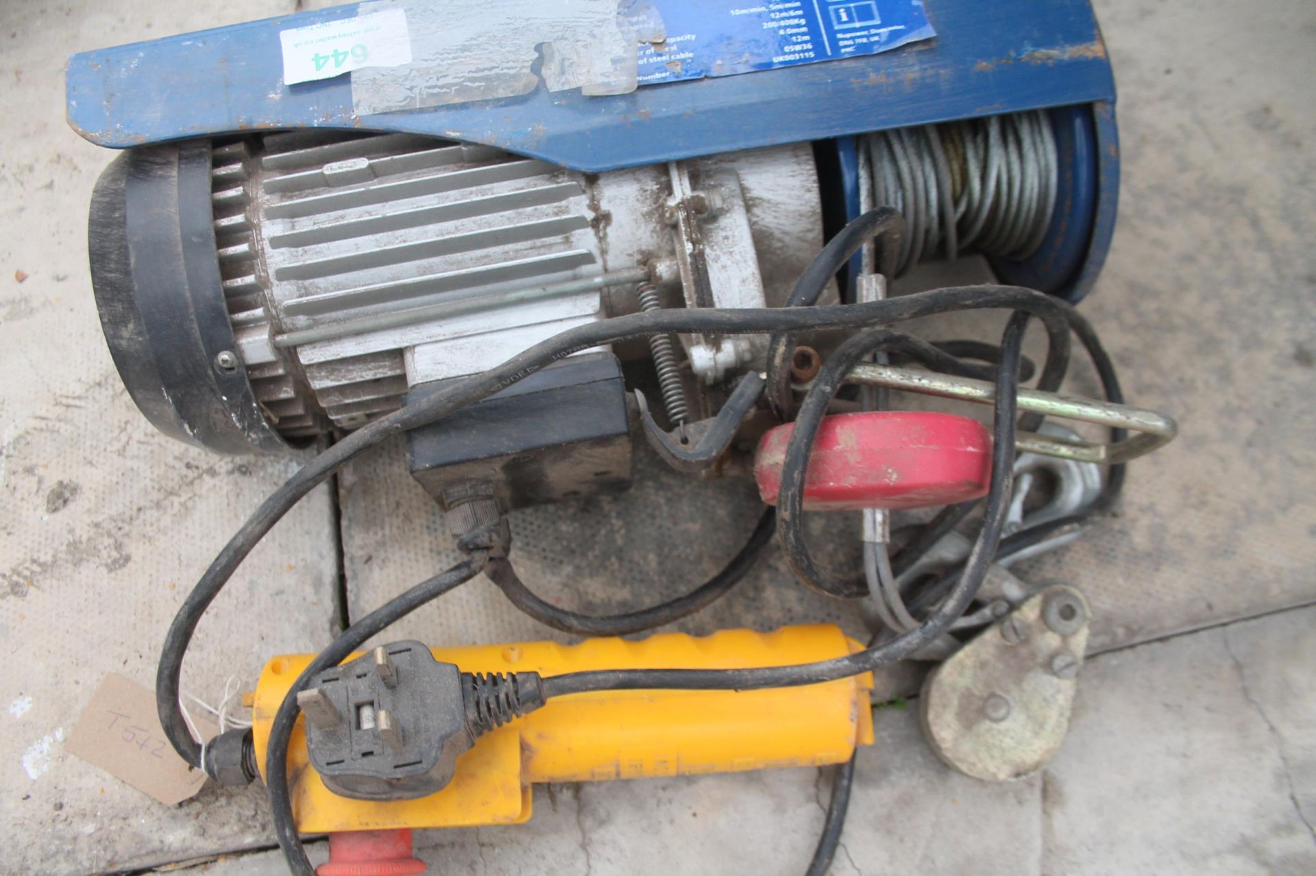 240V WINCH + VAT - Image 2 of 3