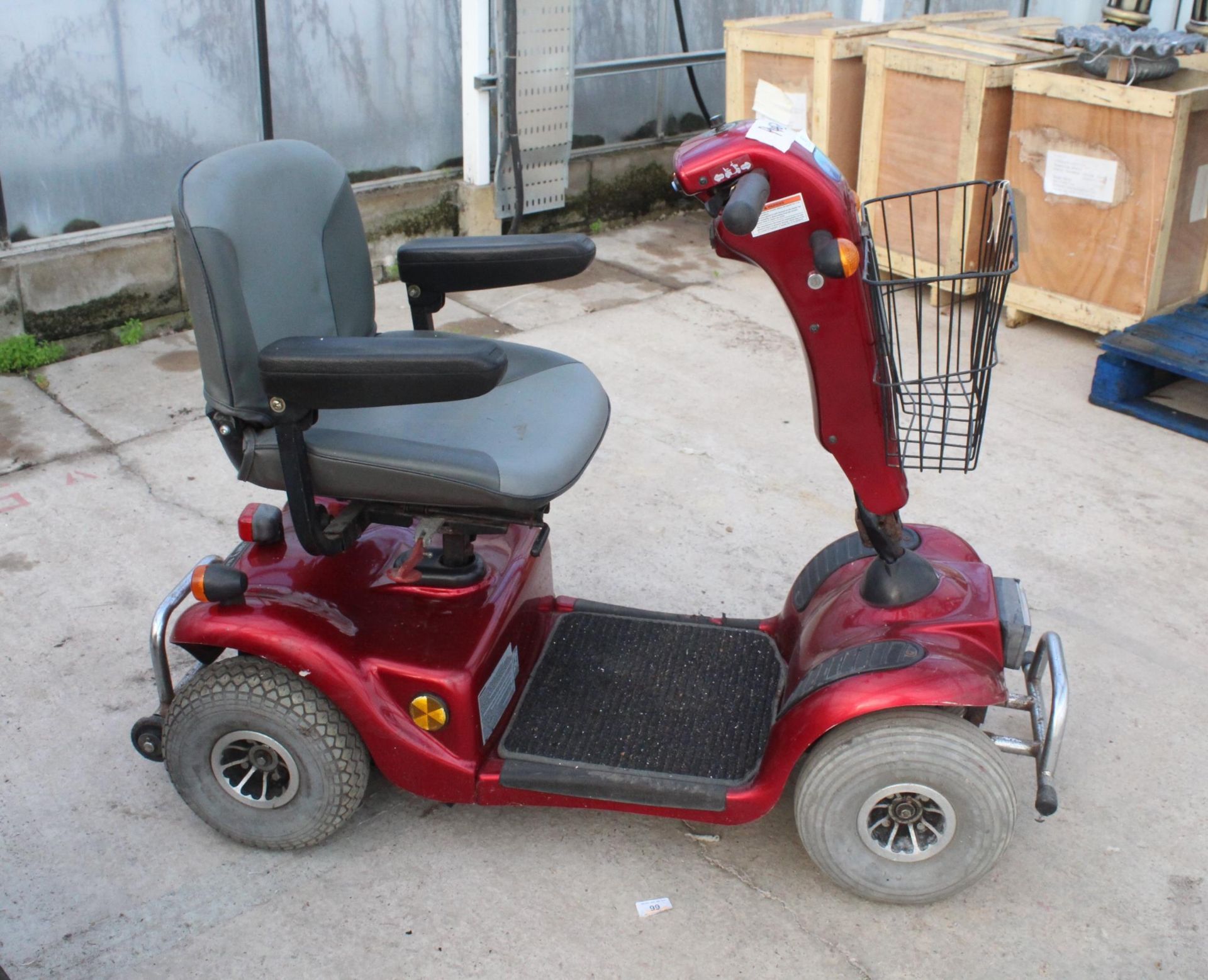 MERCURY WHEELTECH MOBILITY SCOOTER BELIEVED WORKING NO VAT CHARGER AND KEY