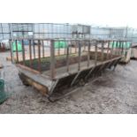 SQUARE BALE FEEDER + VAT