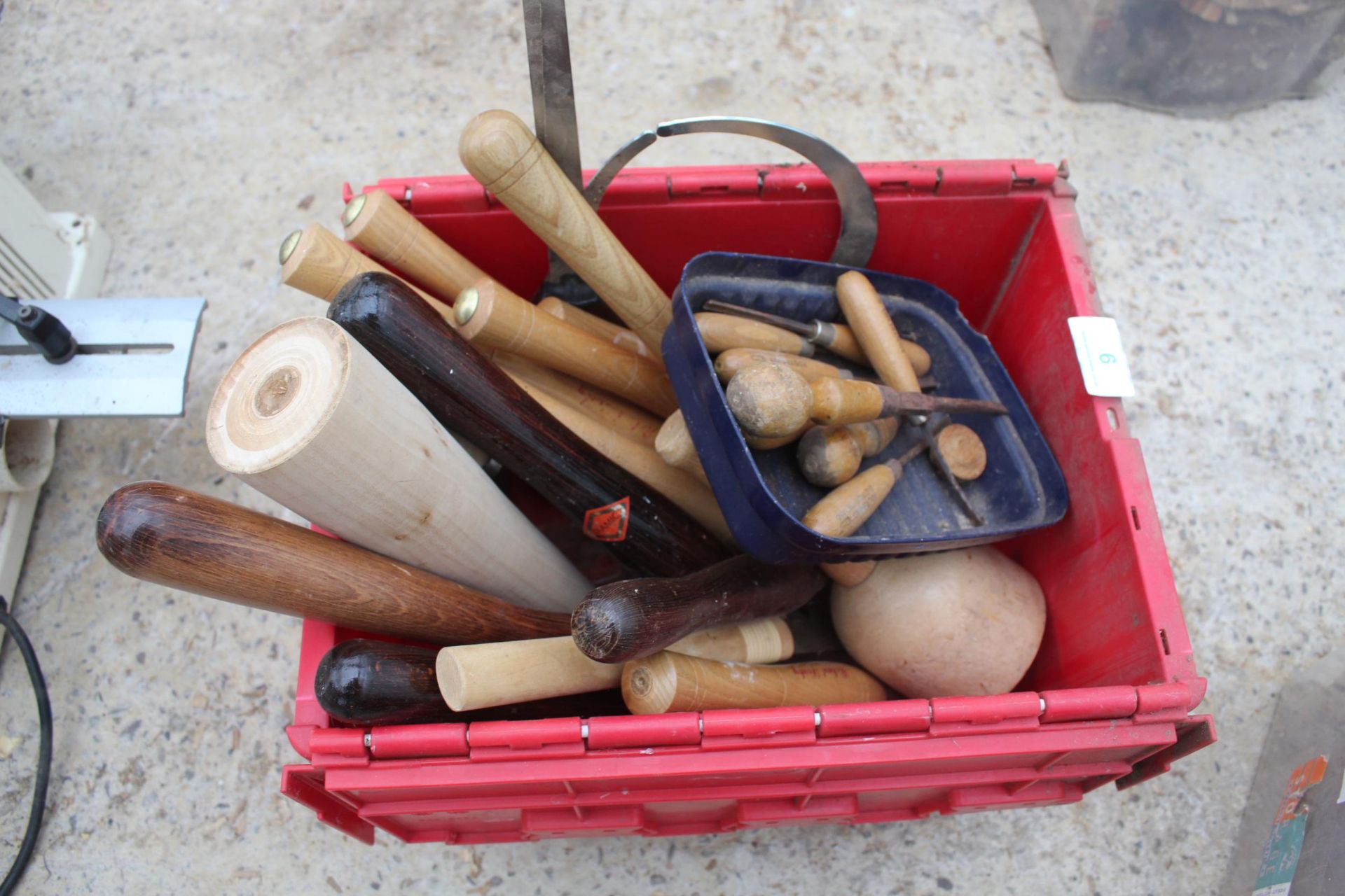 LARGE QUANTITY OF WOOD TURNING TOOLS AND BOX NO VAT