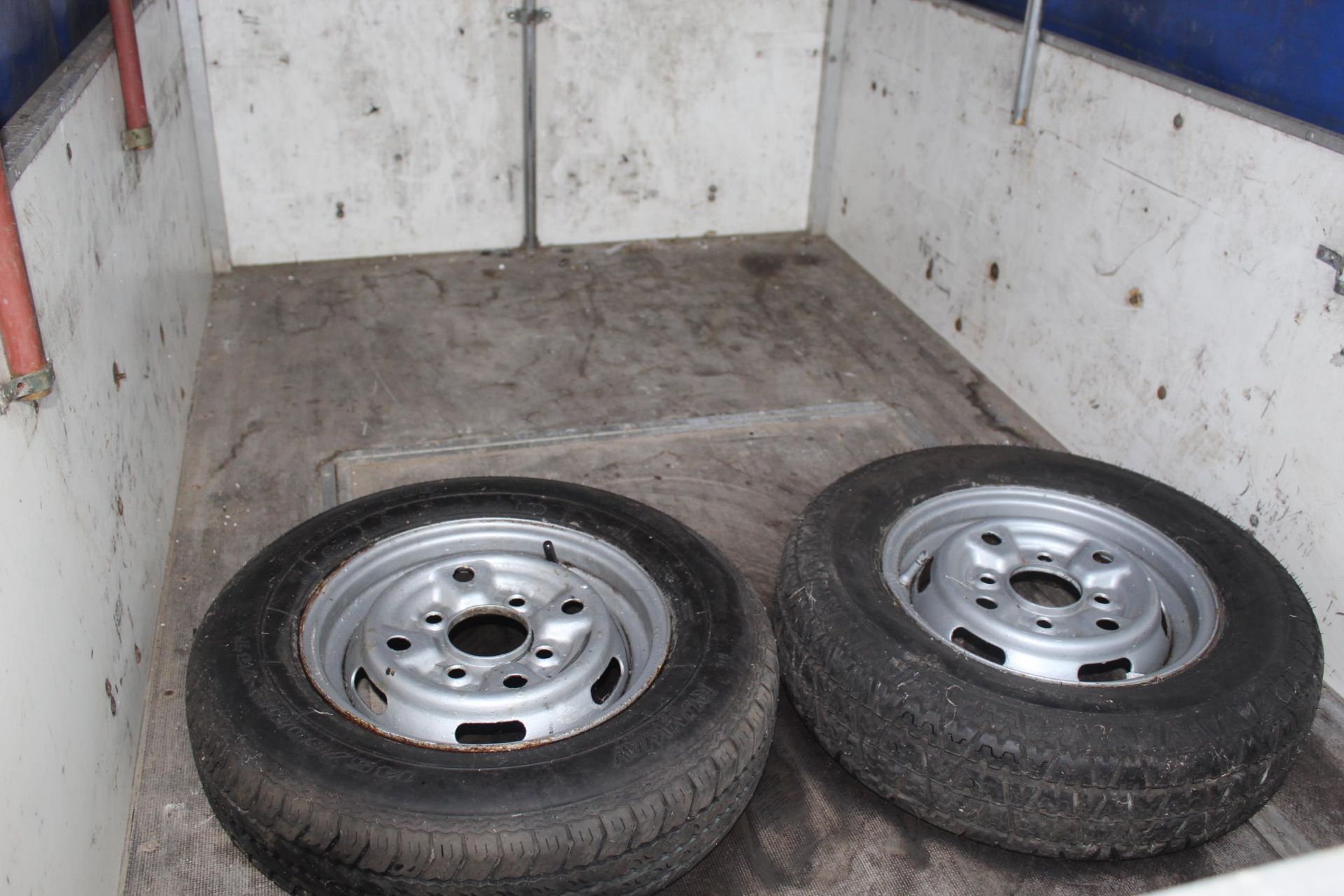 A BRENDERUP CAMP TRAILER WITH SPARE WHEELS AND TYRES NO VAT - Image 4 of 4