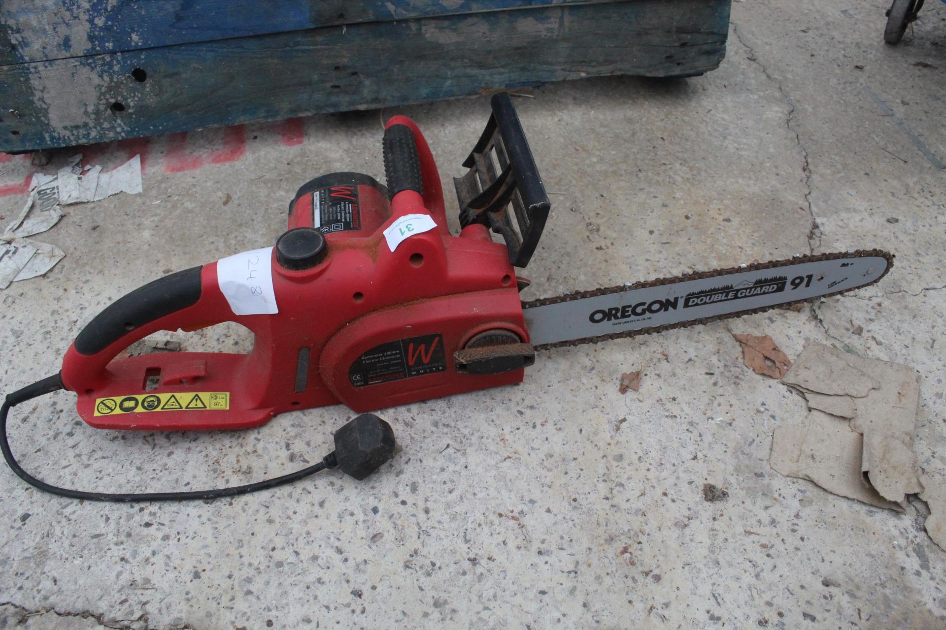 NOBEX MITRE SAW, AXMINSTER ELECTRIC CHAINSAW NO VAT - Image 4 of 4