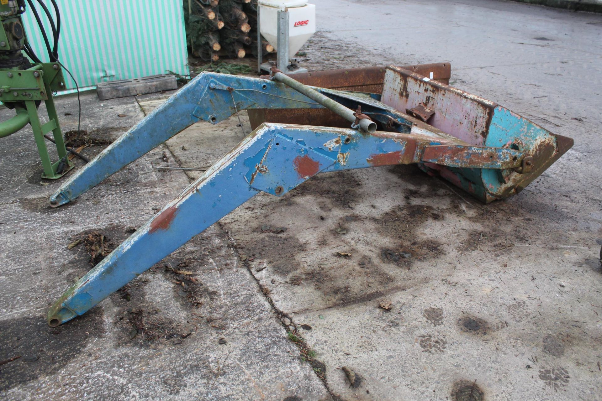 FORE END LOADER BRACKETS AND BUCKET & BRACKETS+ NO VAT