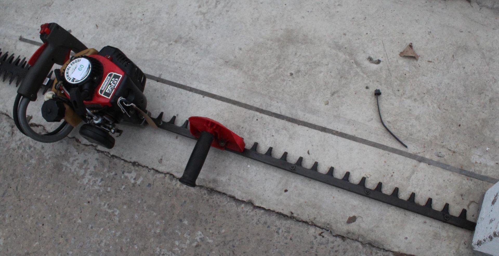 DANARM HEDGE CUTTER - NO VAT - Image 2 of 2