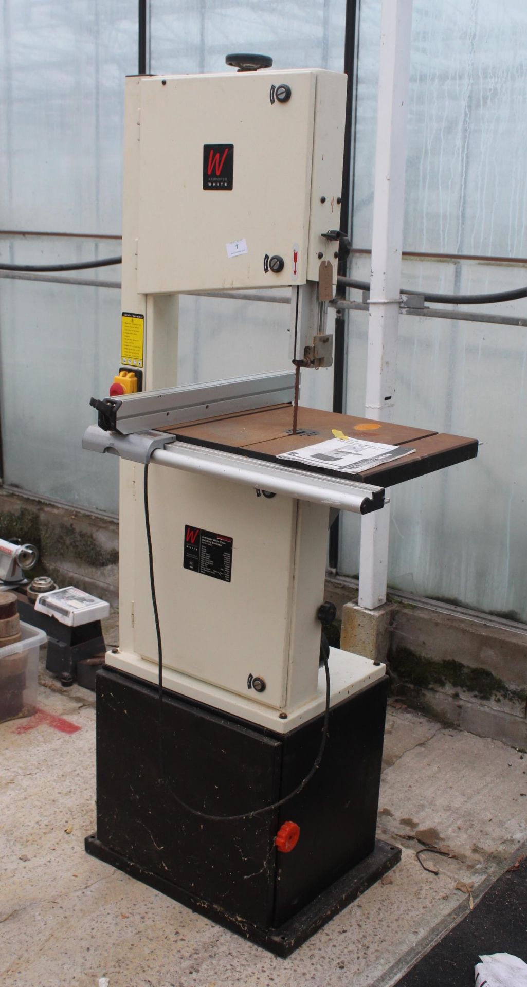 AXMINSTER WHITE FLOOR STANDING BAND SAW NO VAT