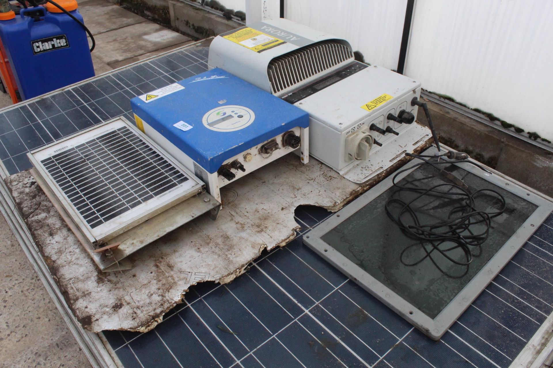 SOLAR PANELS & CONTROLERS - + VAT - Image 3 of 3