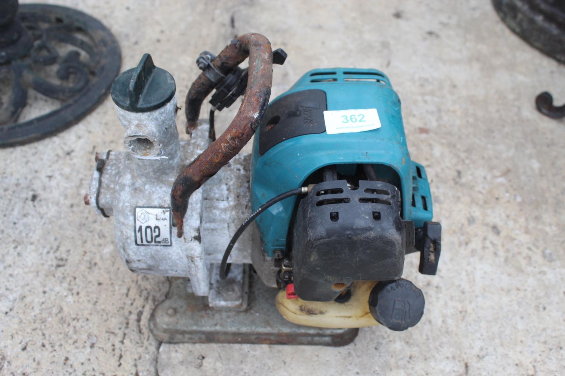 MAKITA 102 TLB PUMP NO VAT - Image 2 of 2