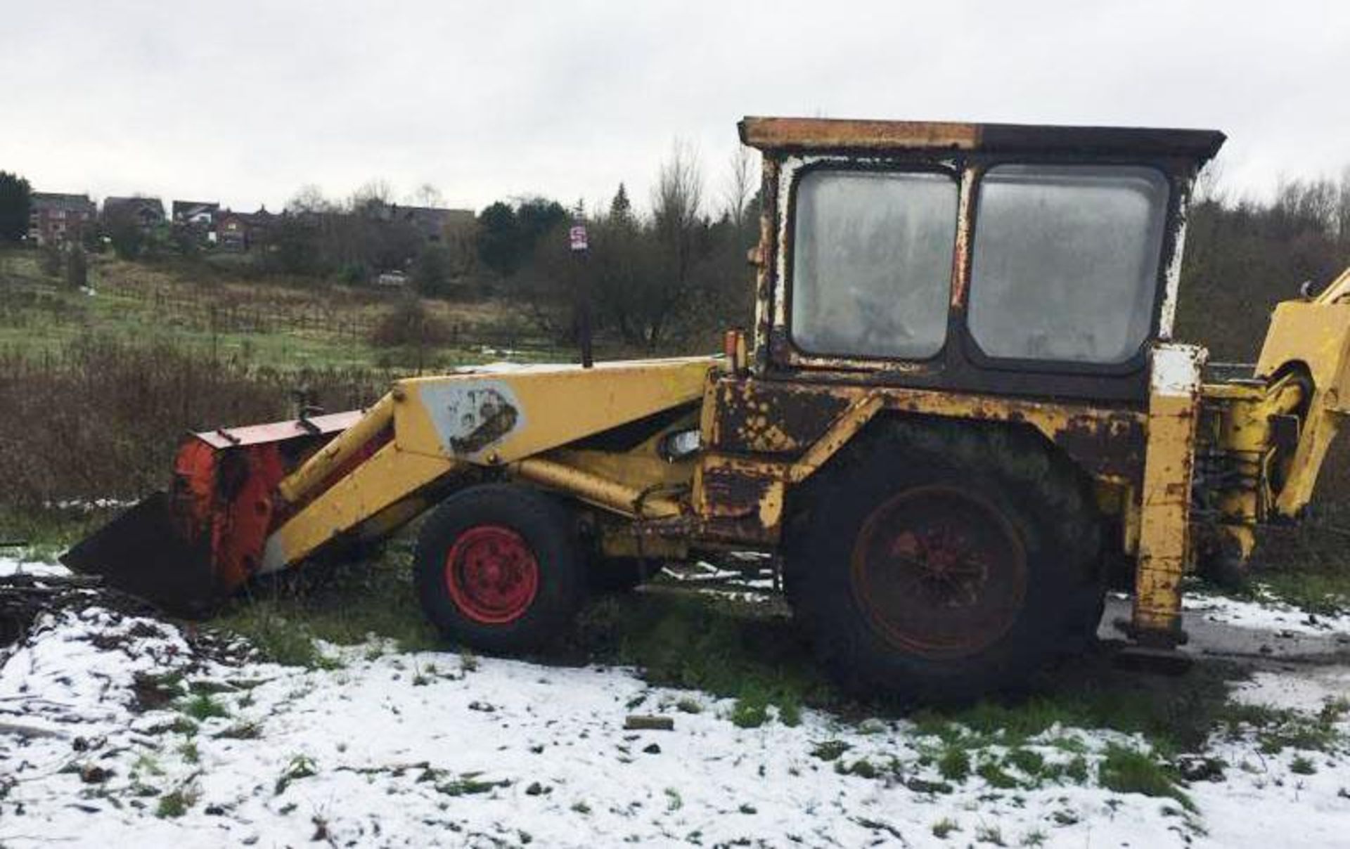 JCB 3C GOOD RUNNER. LEYLAND ENGINE, ONE OF THE LAST MADE 3 GEAR LEVERS, MOSTLY USED WITH FRONT - Image 3 of 6