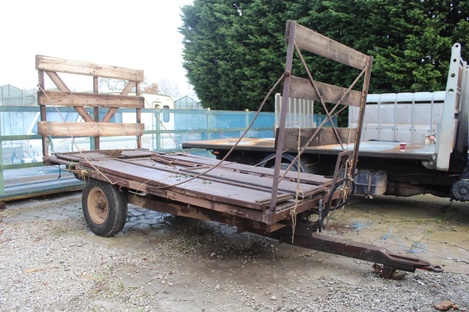 TIPPING TRAILER WITH THRIPPERS +VAT