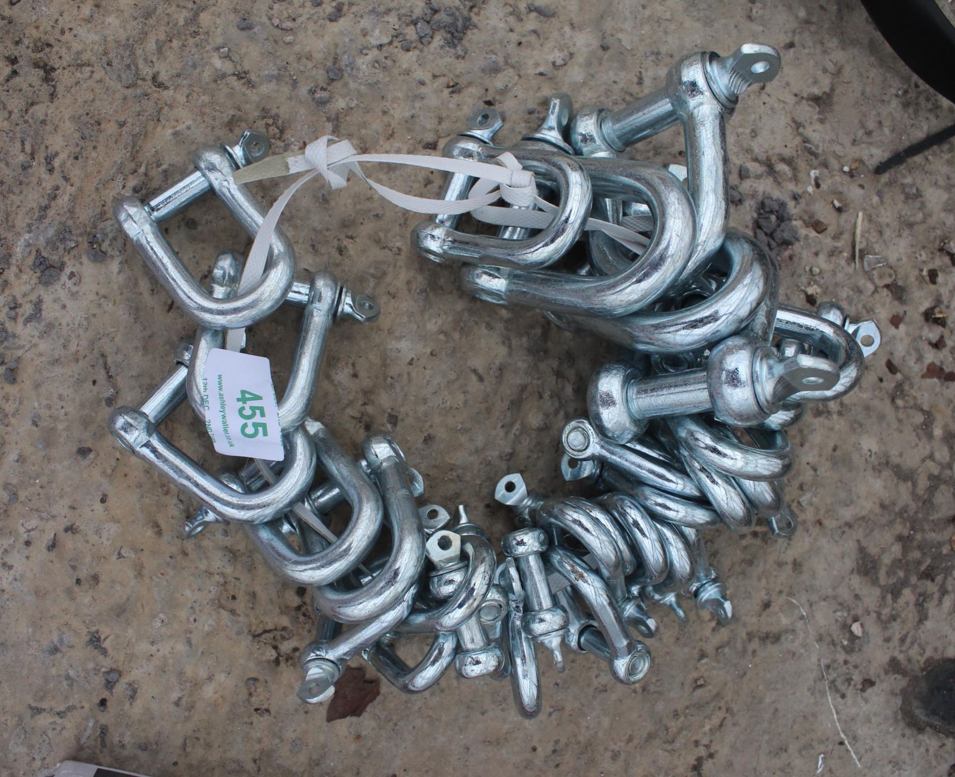 32 D LINKS + VAT