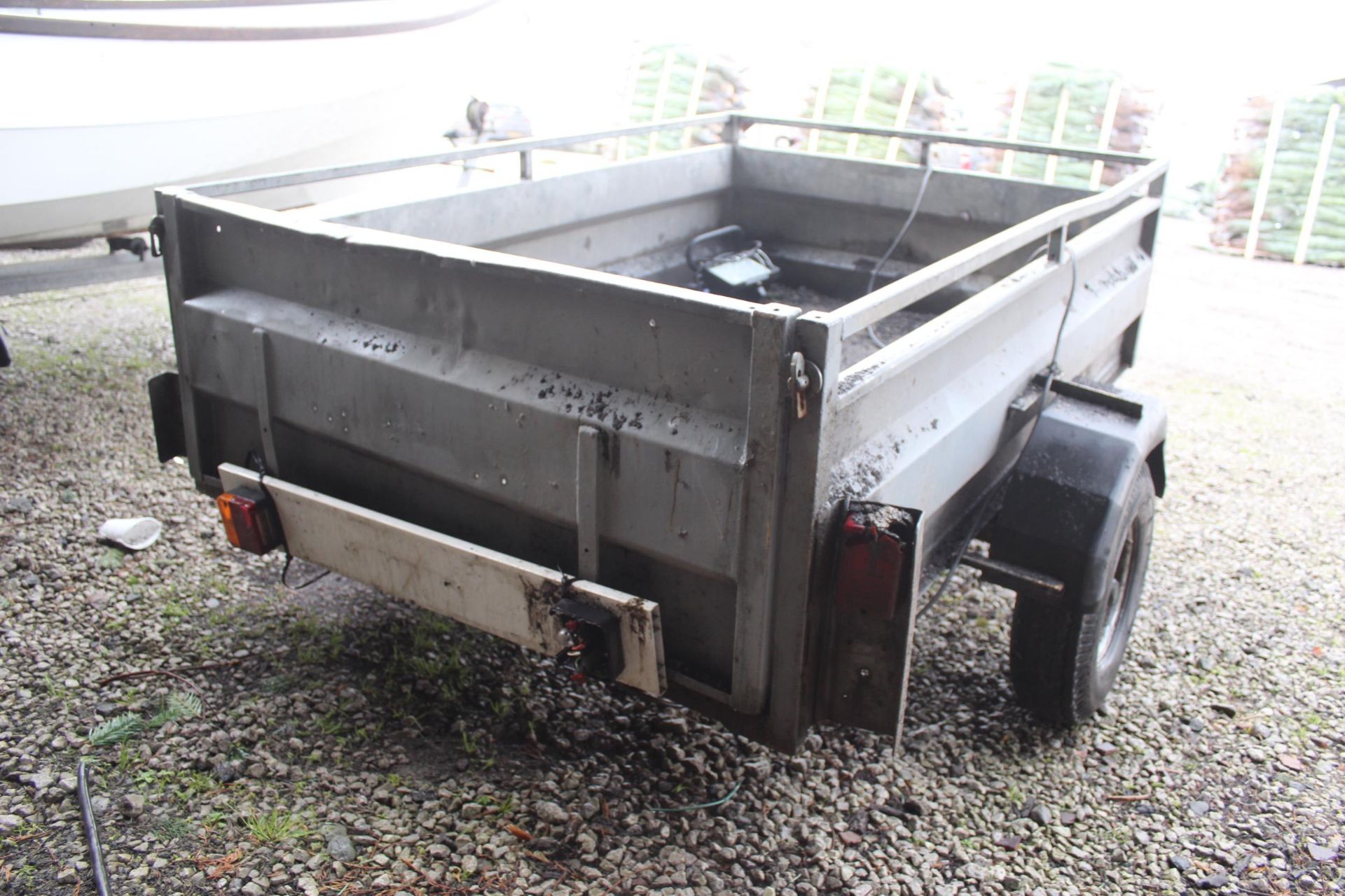 SMALL TRAILER 6' X 4' NO VAT - Image 2 of 2